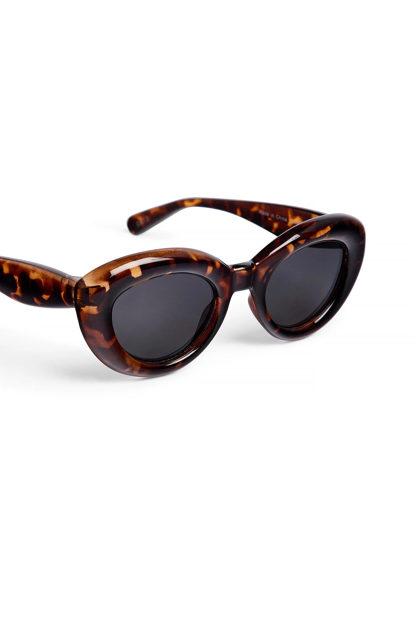Aufgeblasene Cateye-Sonnenbrille