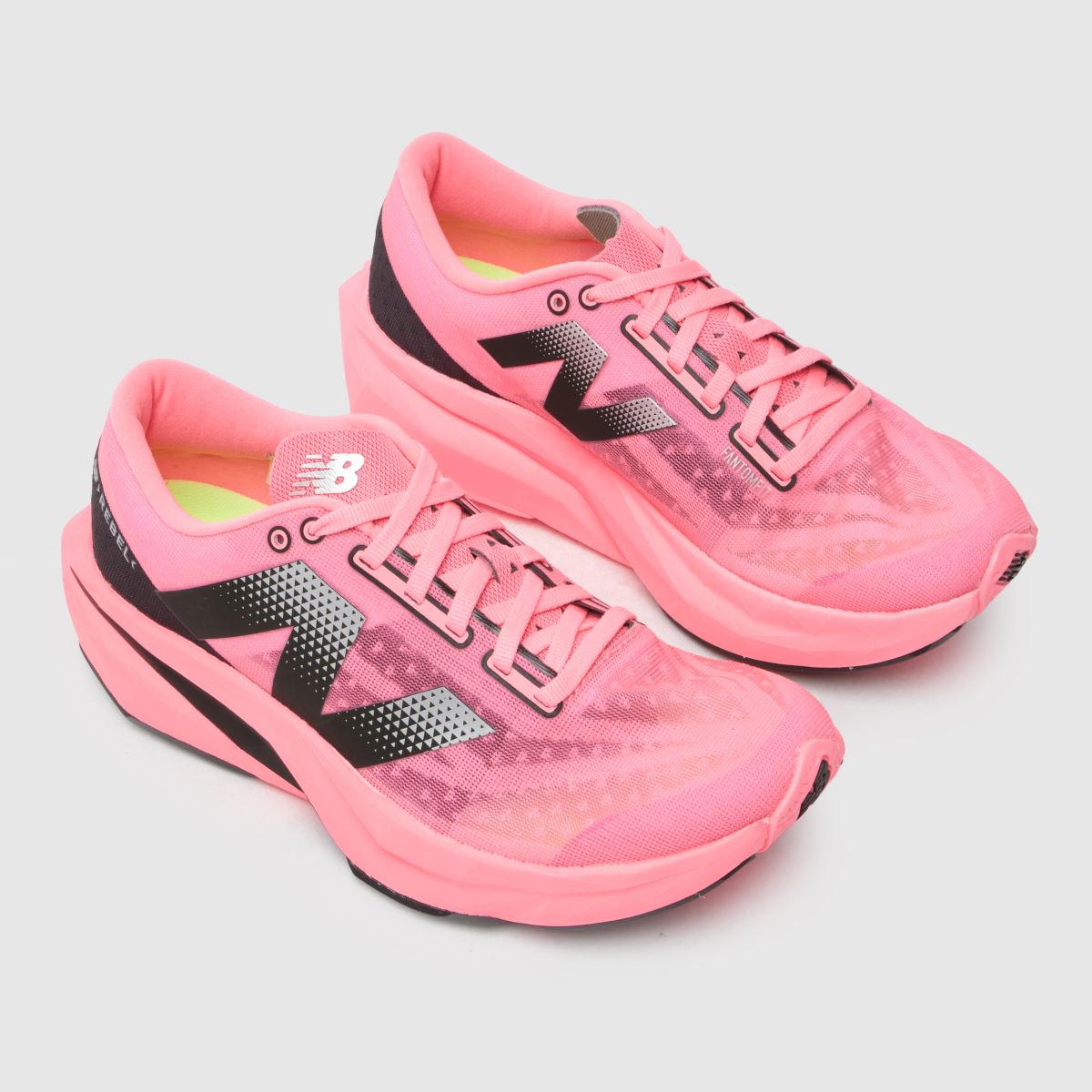 New Balance – Fuelcell Rebel v4 – Rosa träningsskor