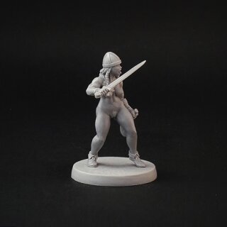 Female Berserker with Wine (28 mm)