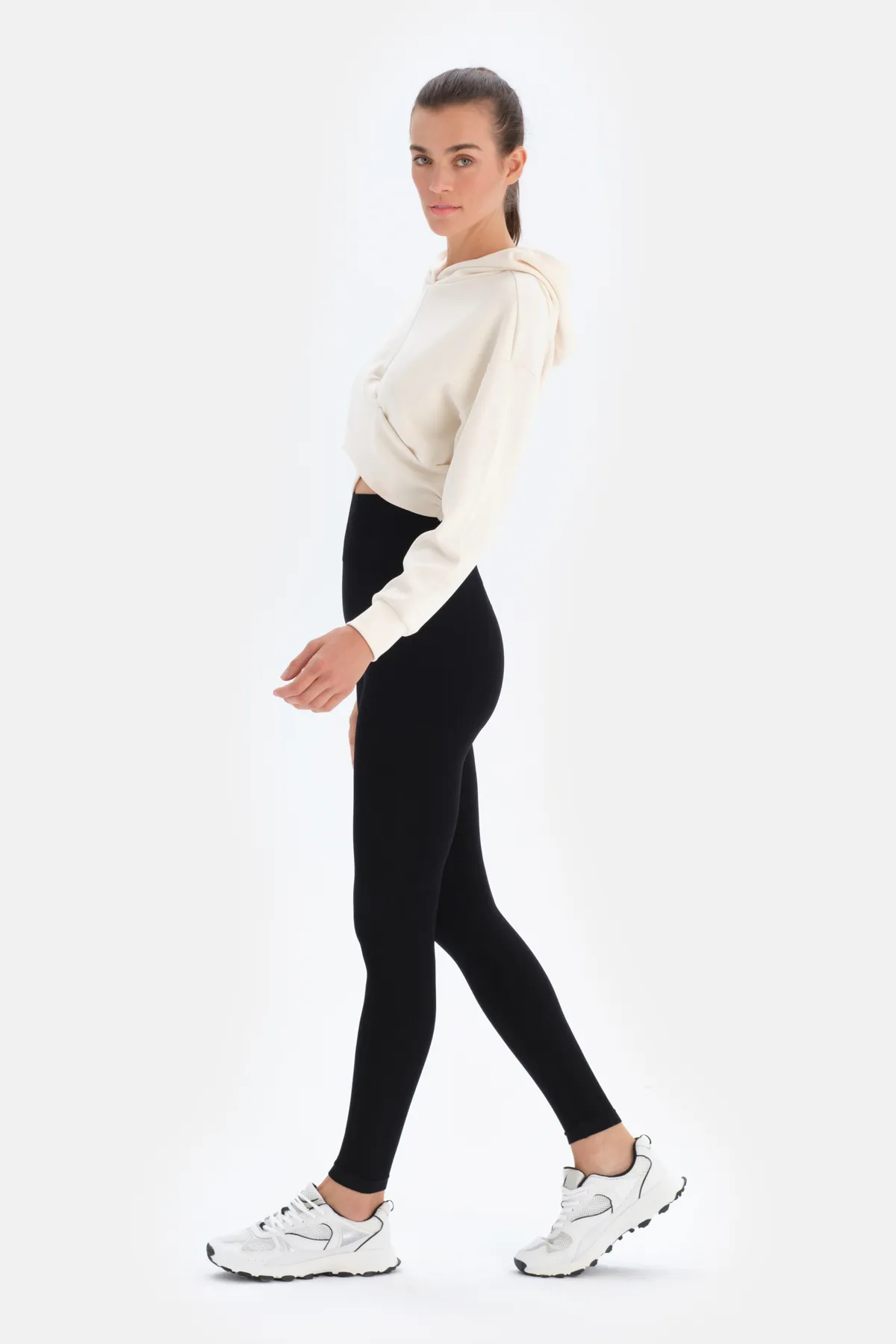 Dagi  Schwarze nahtlose Damenstrumpfhose 1