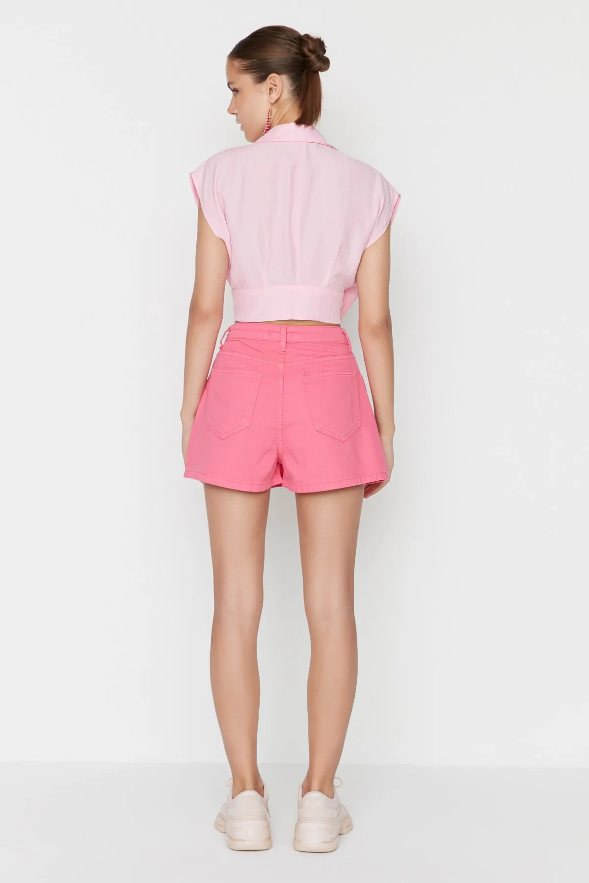 Trendyol Collection  Shorts - Rosa - Mittlerer Bund