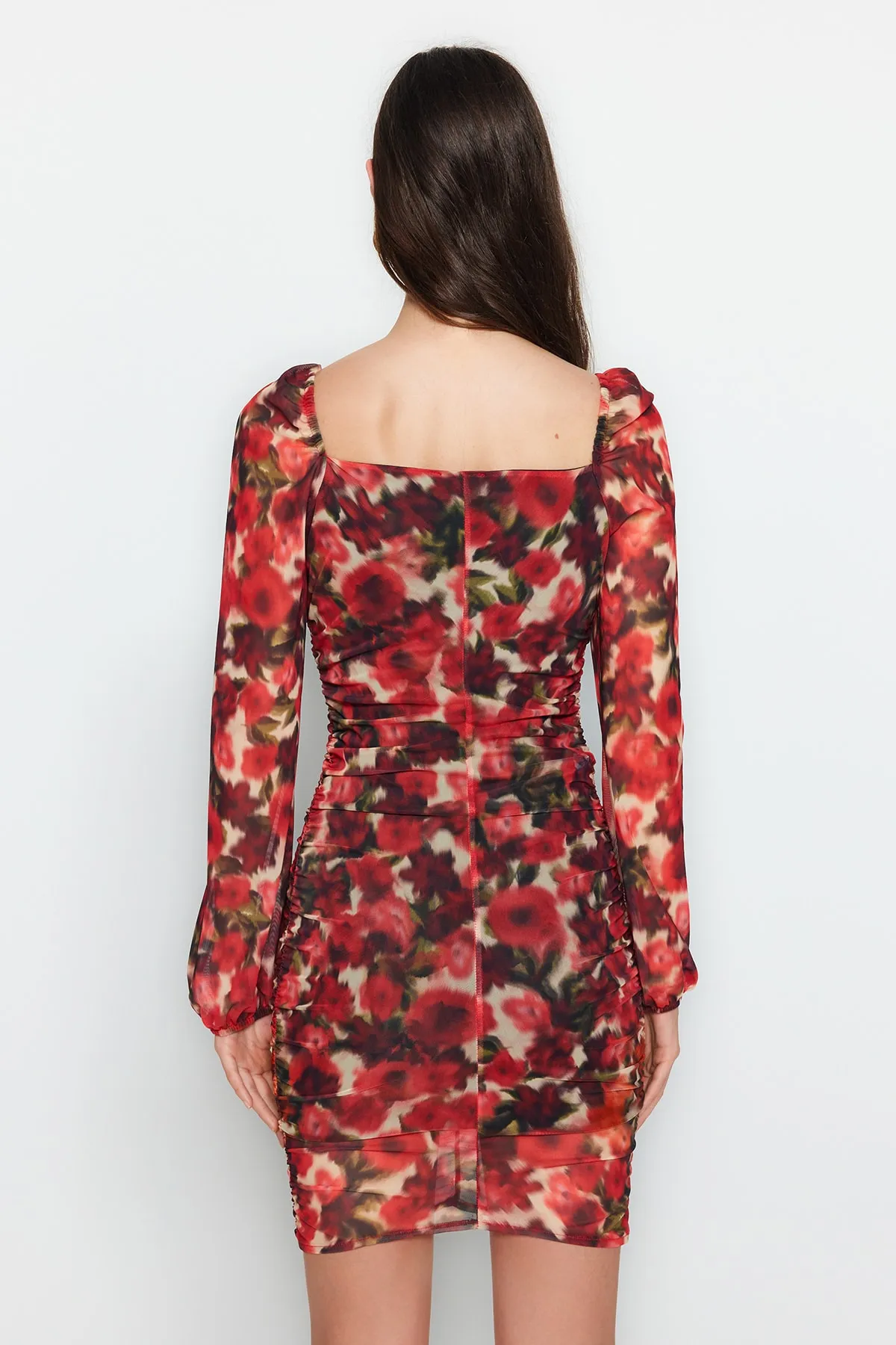 Trendyol Collection  Rotes, bedrucktes Tüll-Sweatshirt-Ausschnitt, figurbetontes, langärmliges, dehnbares Mini-Strickkleid TWOAW24EL00219