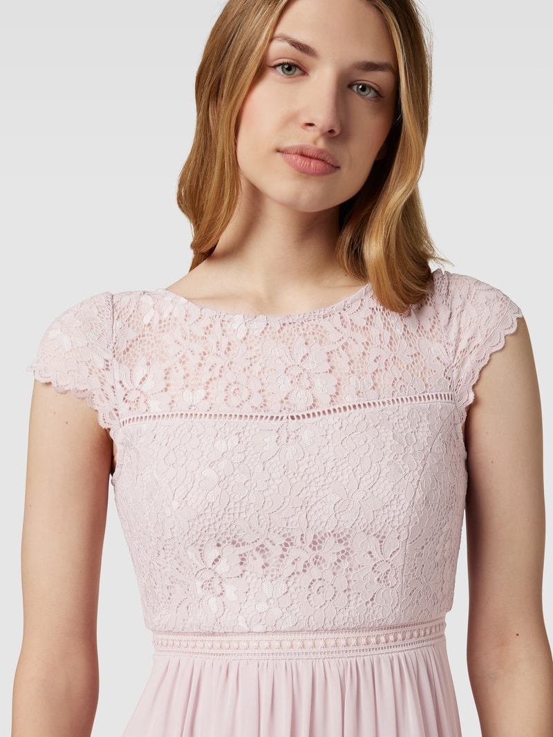 Abendkleid mit floraler Spitze in rosé