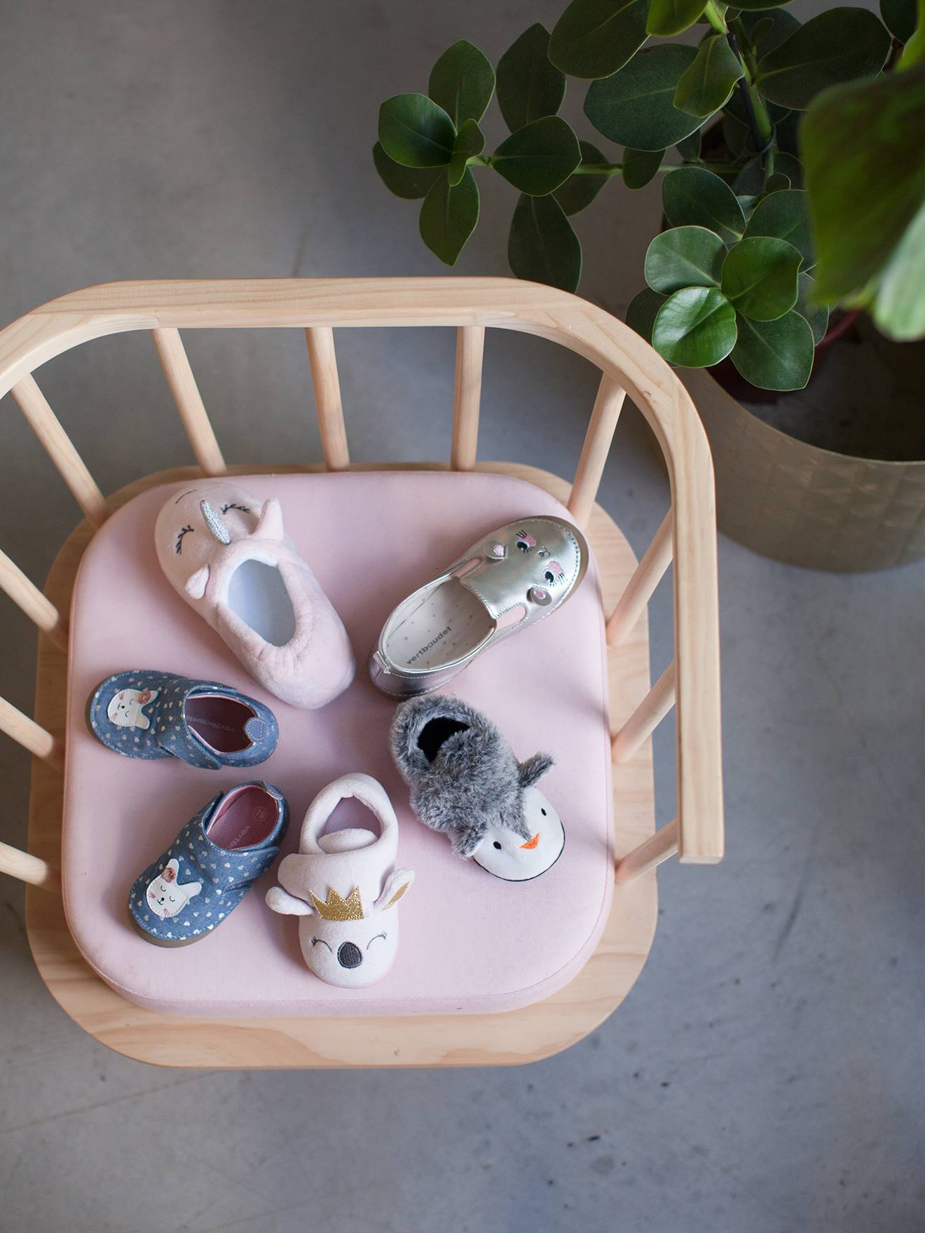 Chaussons scratchés bébé fille en chambray bleu denim