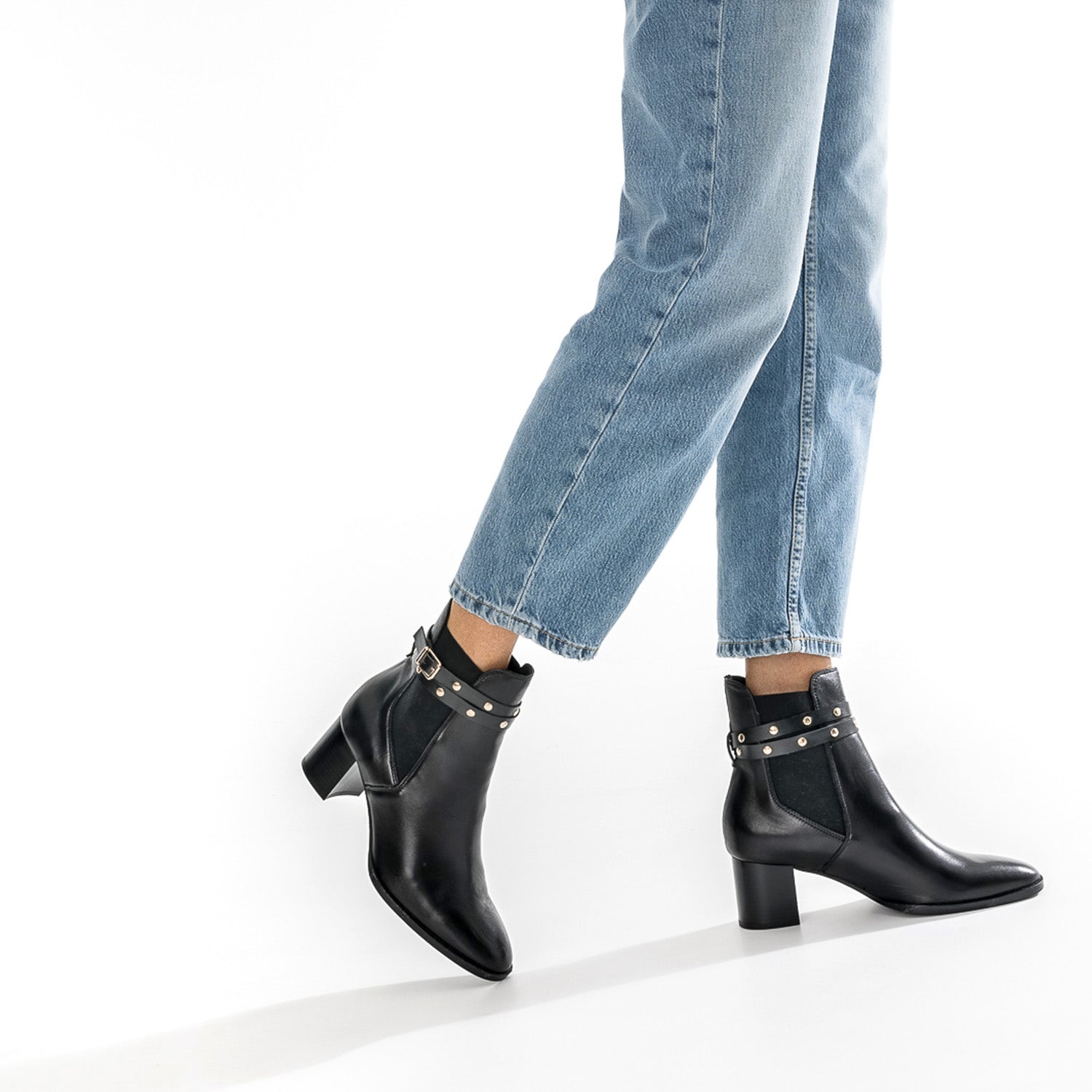 Chelsea boots noir en cuir éco-conçu à brides cloutées