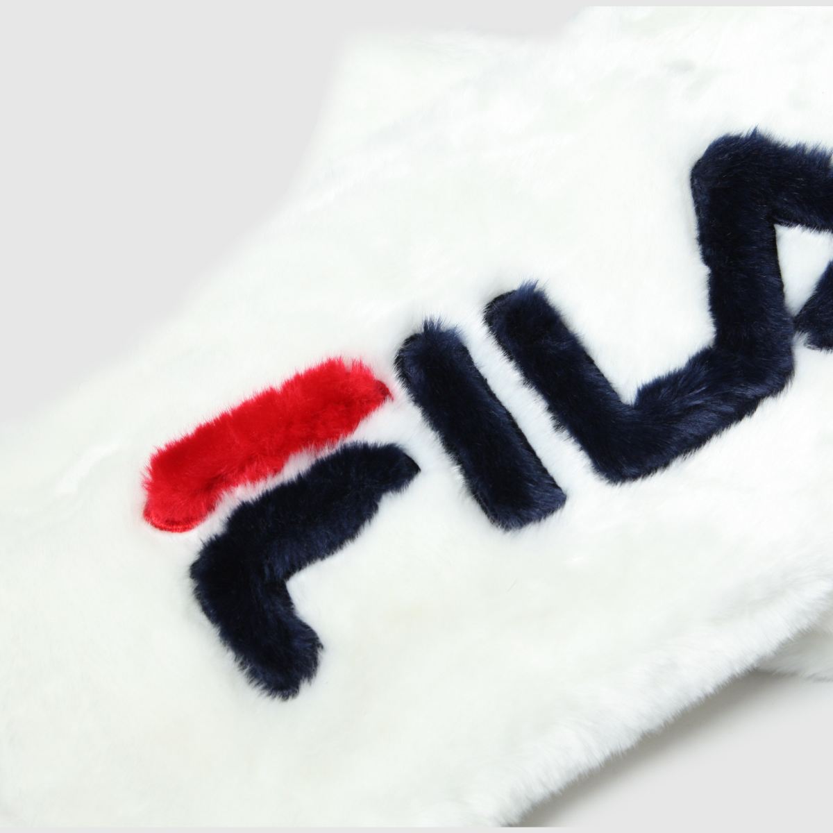 Fila vit Selina halsduk i fuskpäls