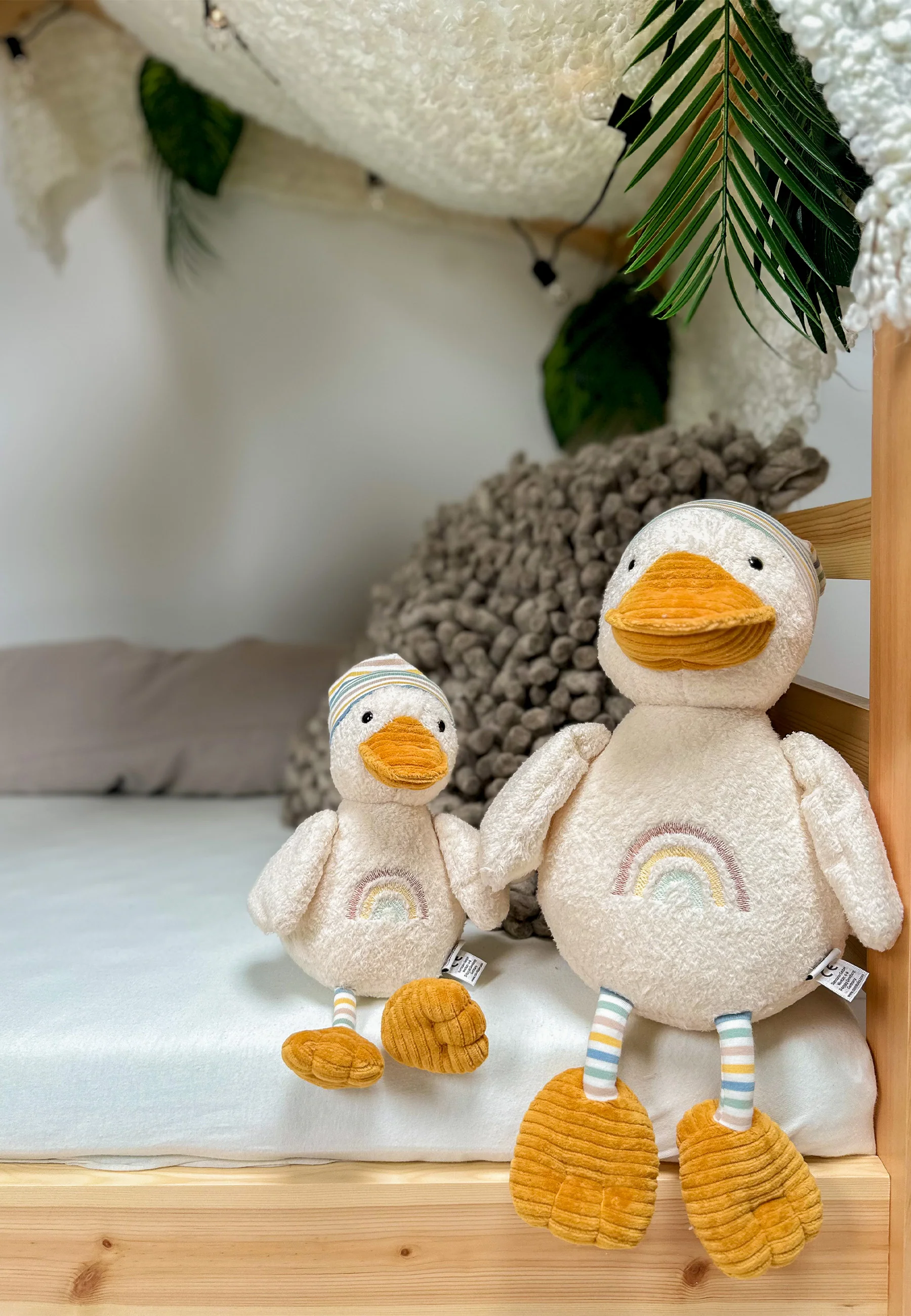 Kuscheltier Ente Ente Edda in cremweiß, mit Rassel