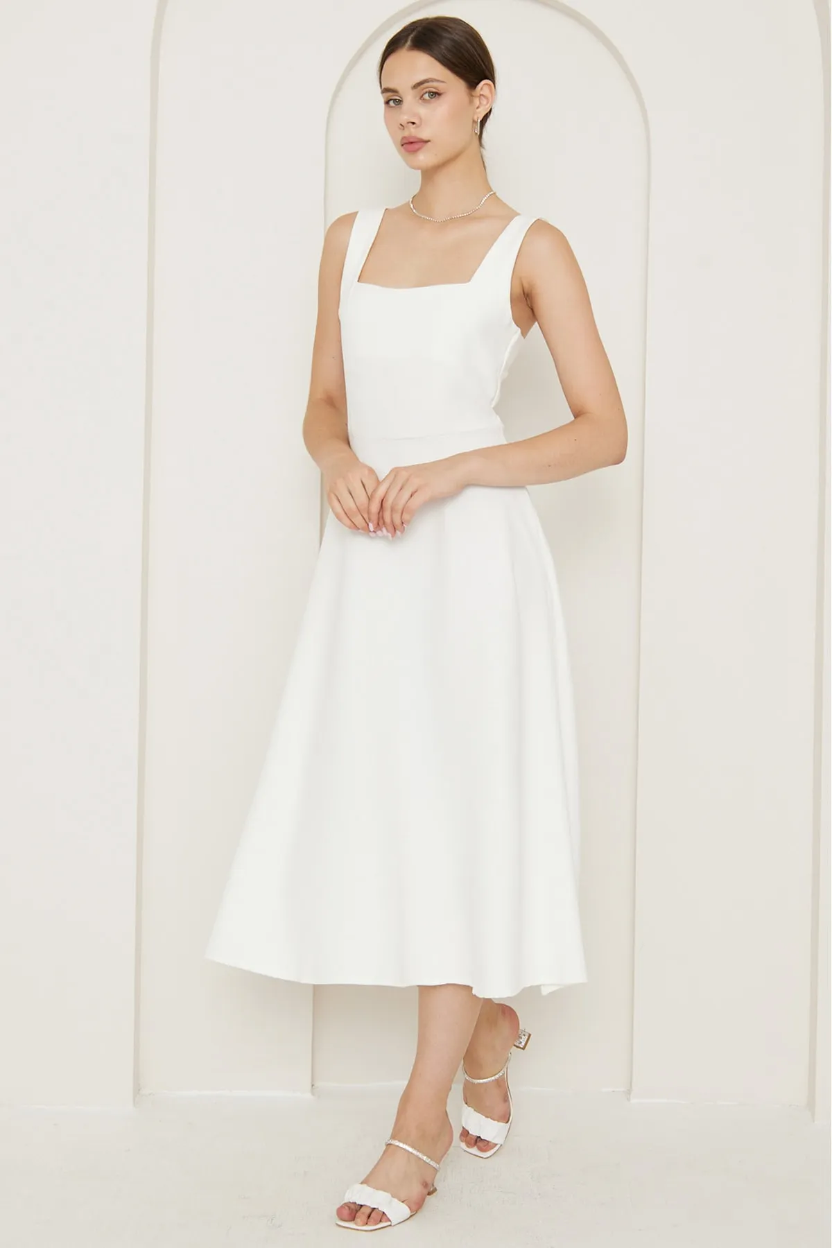 bayansepeti  Weißes Kleid mit quadratischem Kragen und dicken Trägern für Damen in Midi-Länge 151
