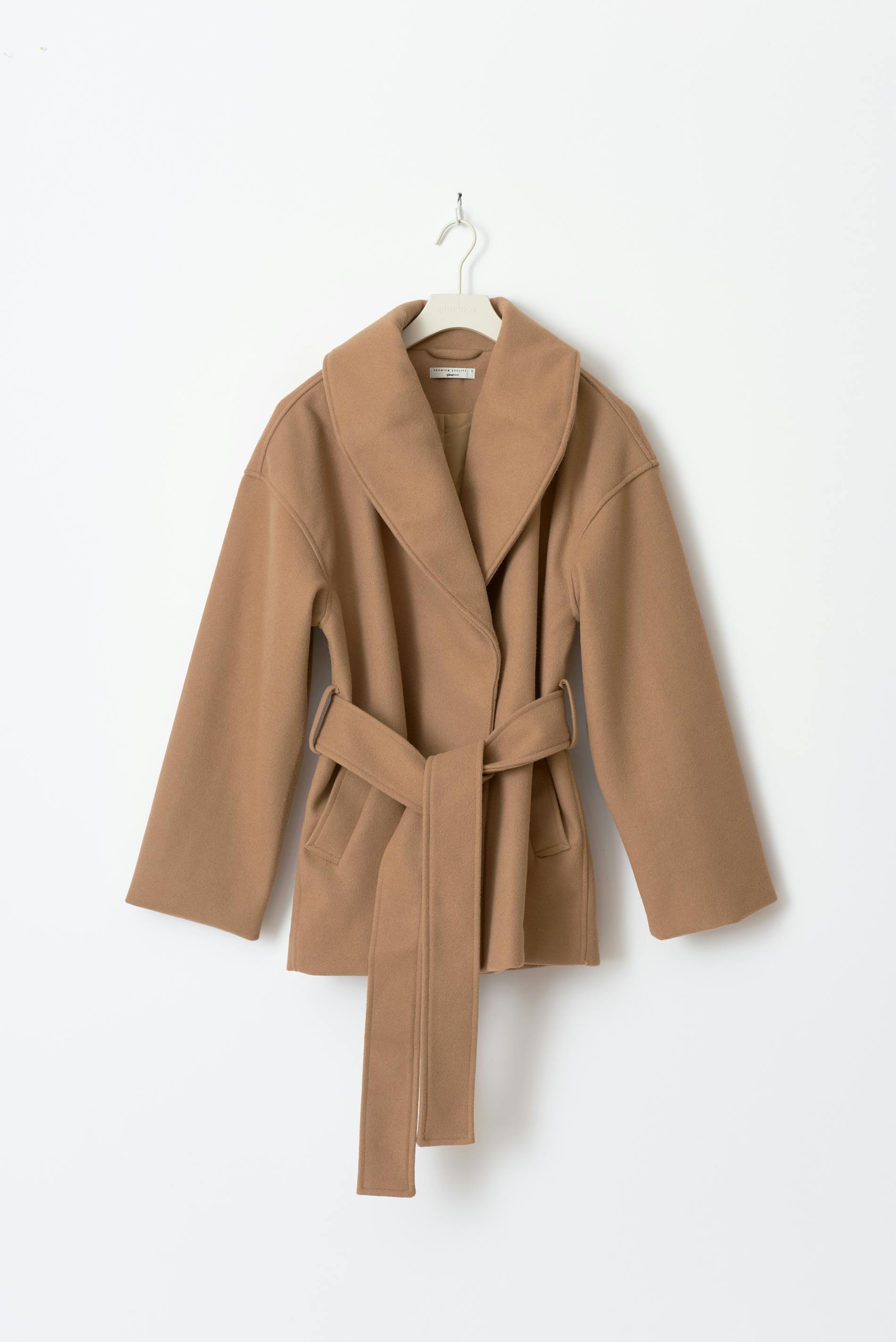 Shawl collar short coat