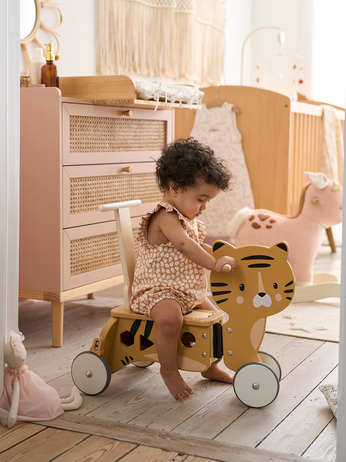 Vertbaudet Baby 2-in-1-Rutschfahrzeug/Lauflernwagen, Holz FSC - rosa