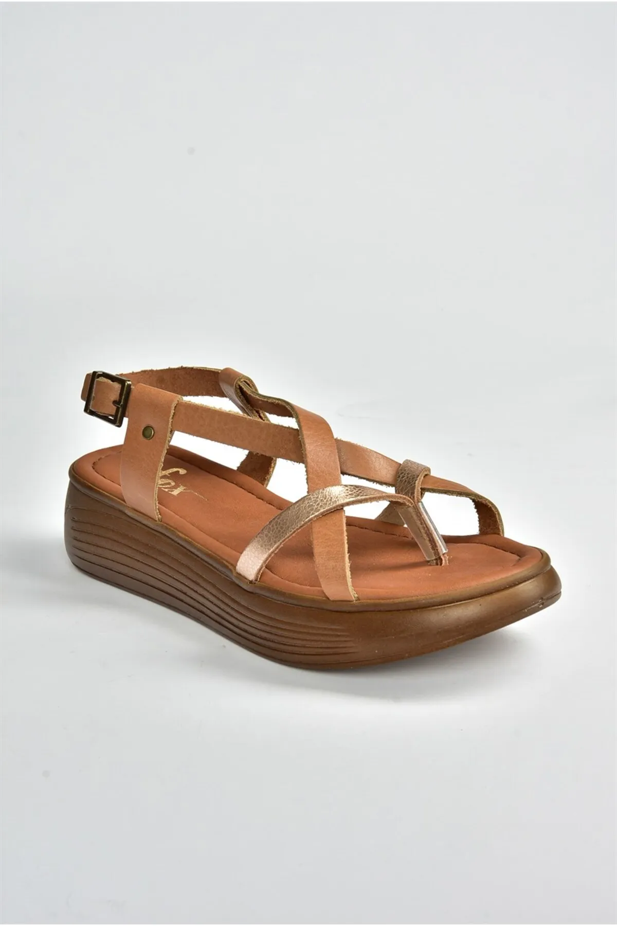 Fox Shoes  Hellbraune/kupferfarbene Flip-Flops für Damen aus echtem Leder M291050703