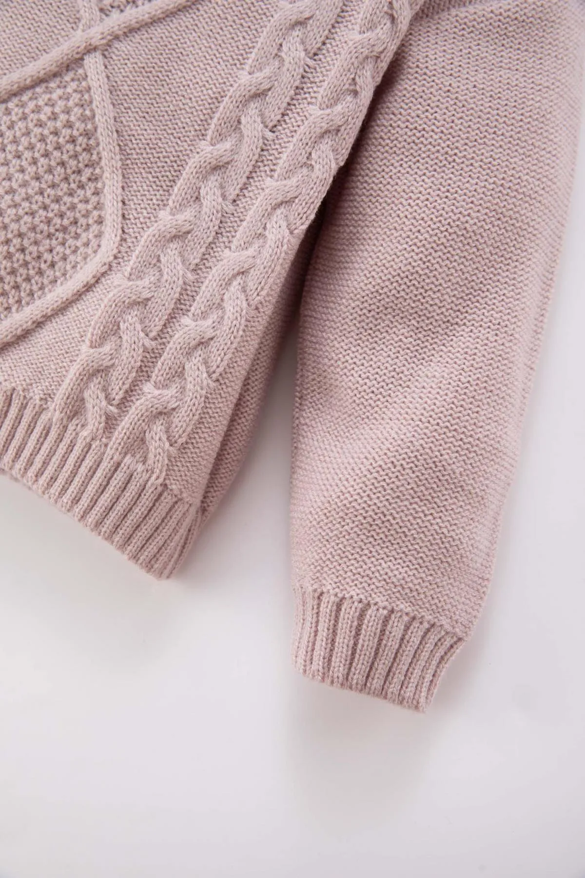 DeFacto  Baby-Mädchen-Pullover mit normaler Passform und Rundhalsausschnitt