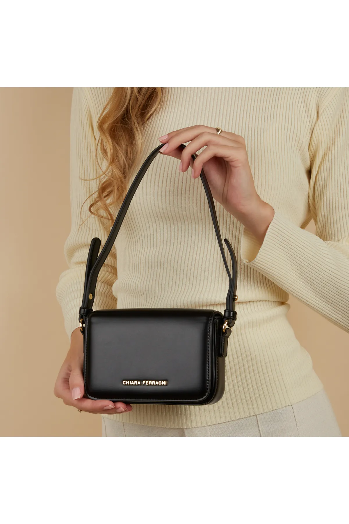 CHIARA FERRAGNI  Damen Umhängetasche Schwarz 75sb4bk2-zs959-899