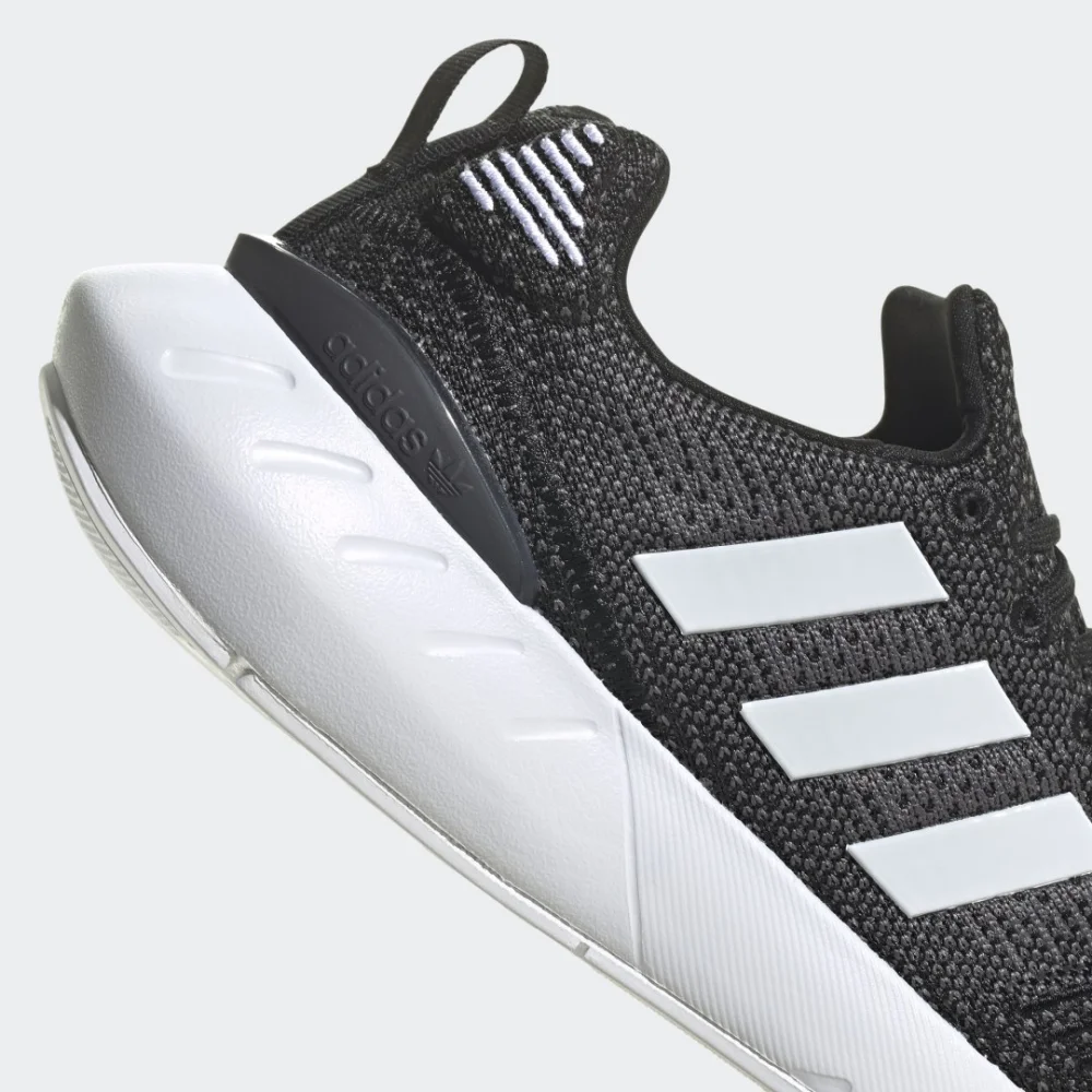 adidas Swift Run 22 GV7971 / schwarz