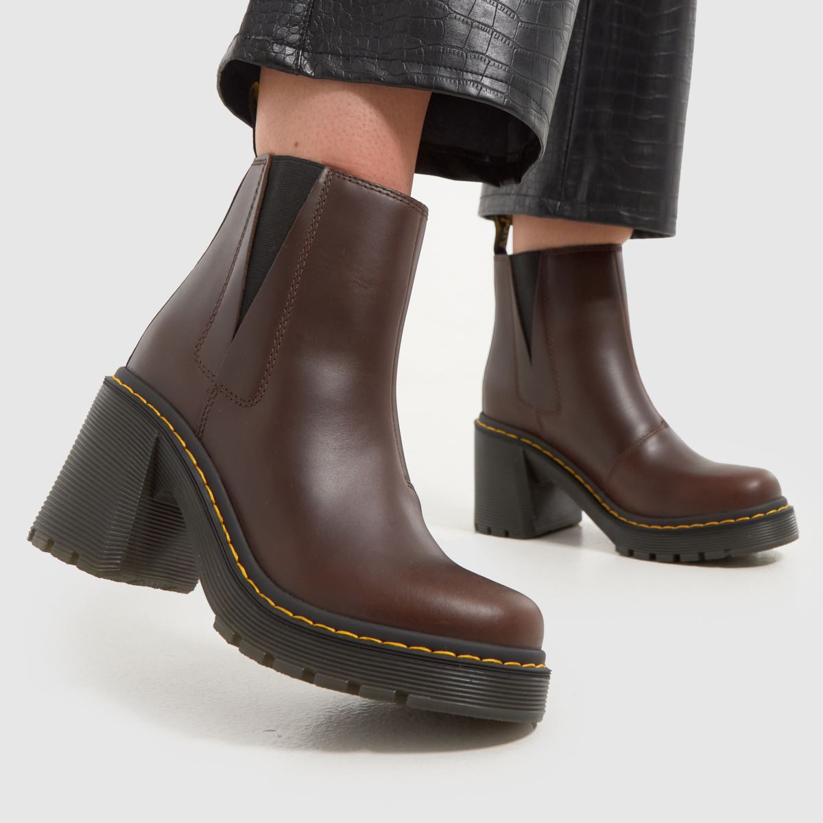 Dr Martens – Spence – Mörkbruna klackstövlar