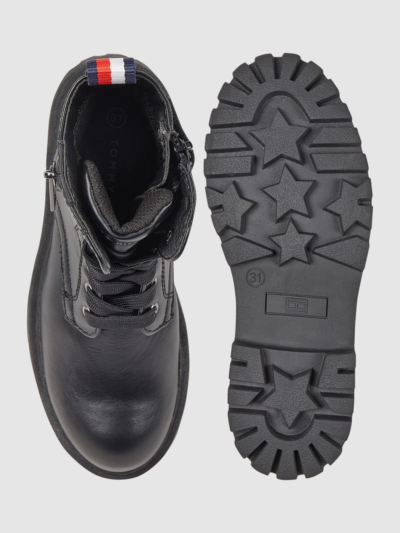 Boots mit Reißverschluss in schwarz