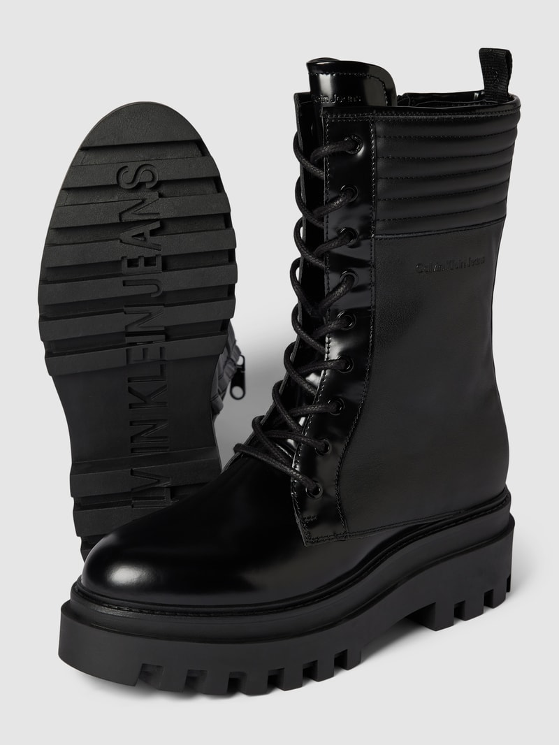 Schnürboots mit Plateausohle in black