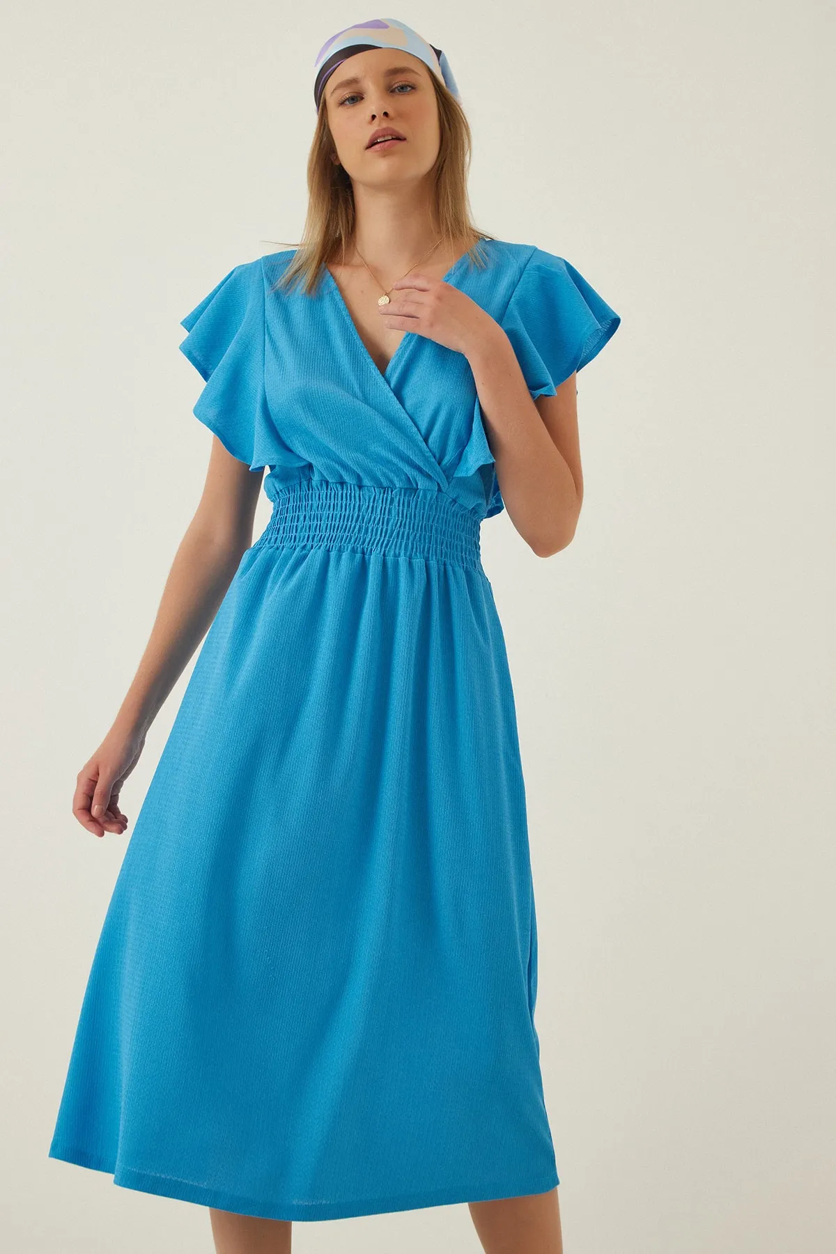 Happiness İstanbul  Damen-Strickkleid mit blauem Volant und Strukturmuster CI00025
