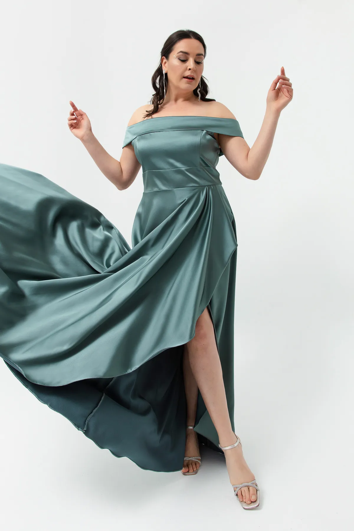 Lafaba  Türkisfarbenes Abendkleid und Abschlusskleid aus Satin für Damen in großen Größen mit U-Boot-Ausschnitt