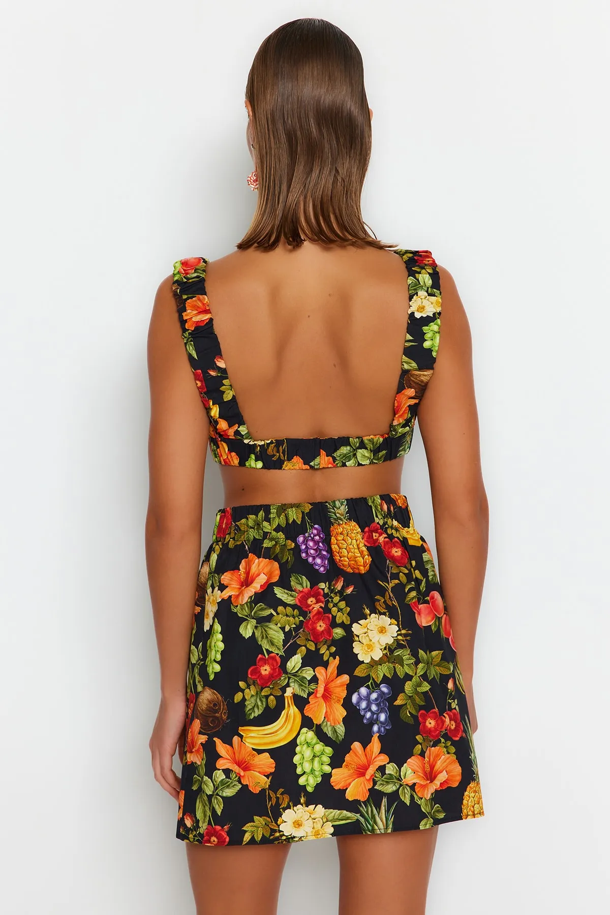 Trendyol Collection  Blusen- und Rock-Set aus 100 % Baumwolle mit Obstmuster und gerafftem Webmuster TBESS23AU00170