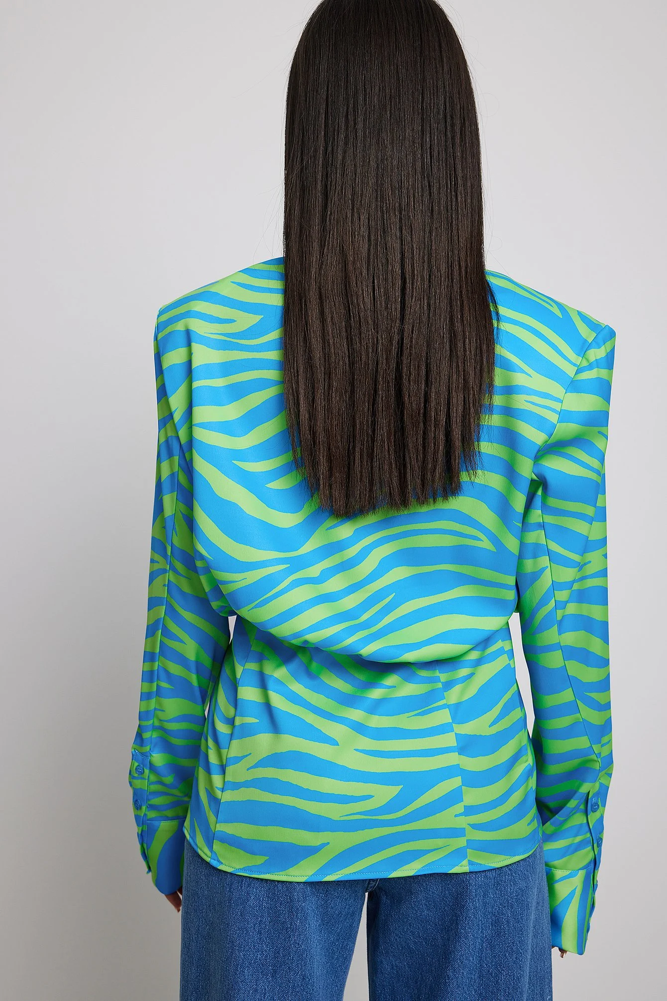 Hemdbluse mit markanter Taille
