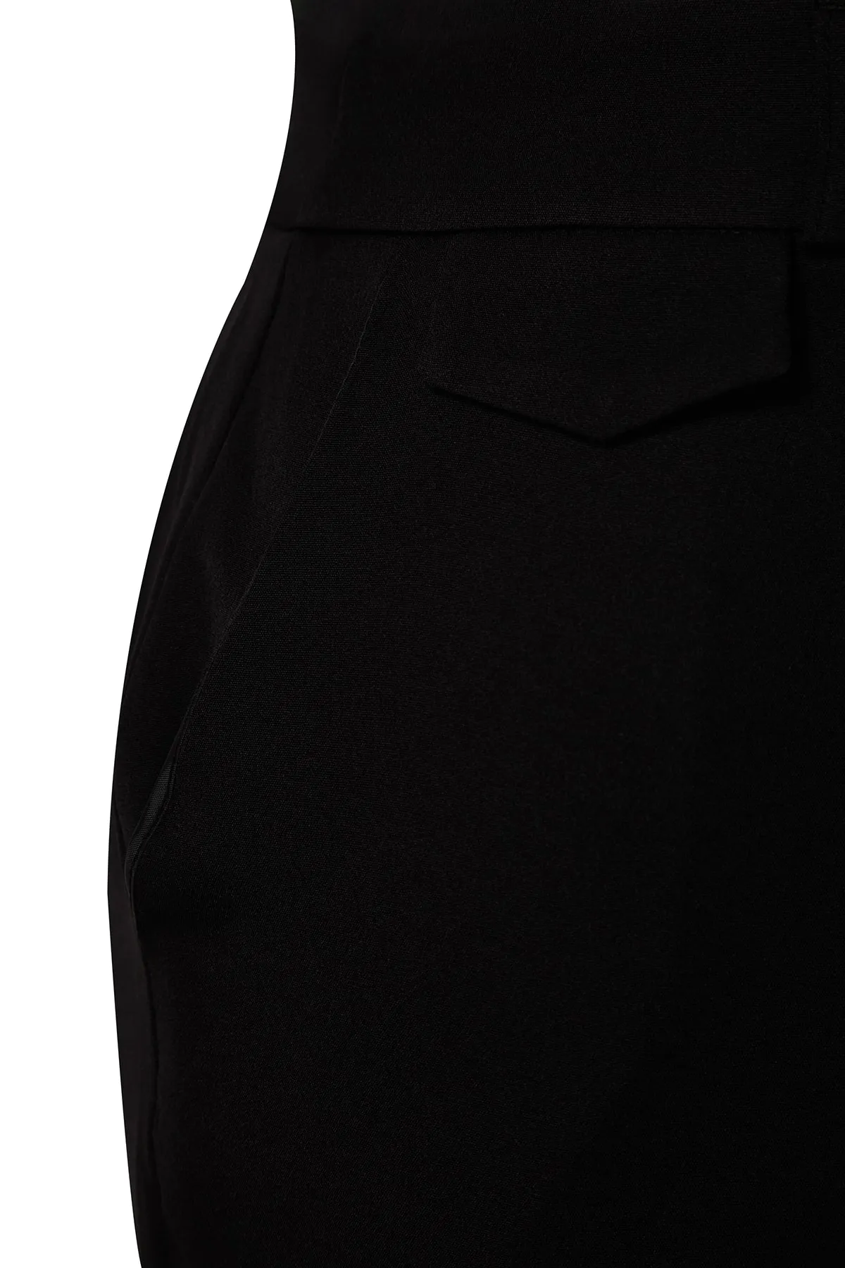 Trendyol Curve  Schwarze, gerade geschnittene Webhose mit hoher Taille TBBAW24AR00000