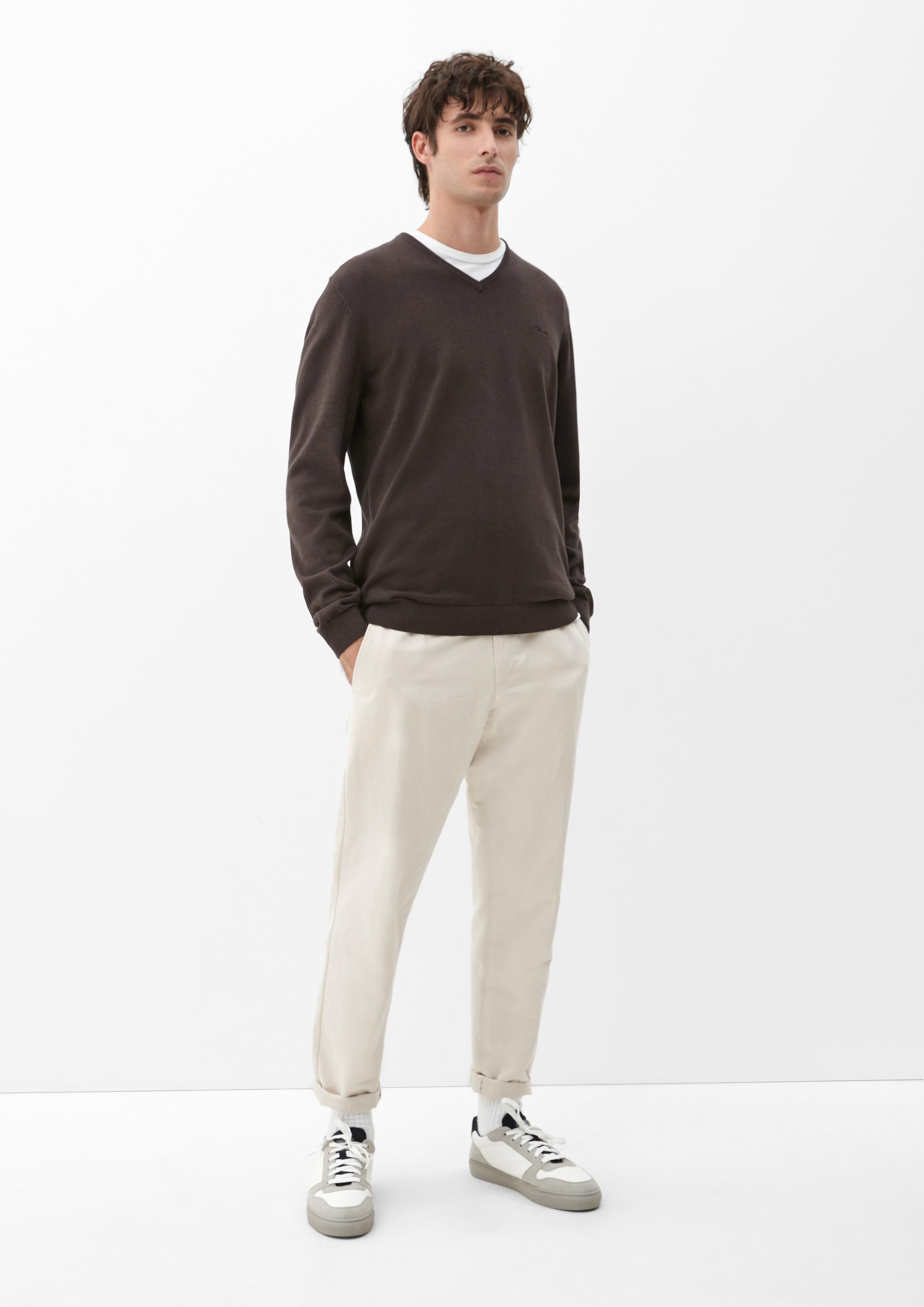 Feinstrickpulli mit V-Ausschnitt  03.899.61.7623-88W0