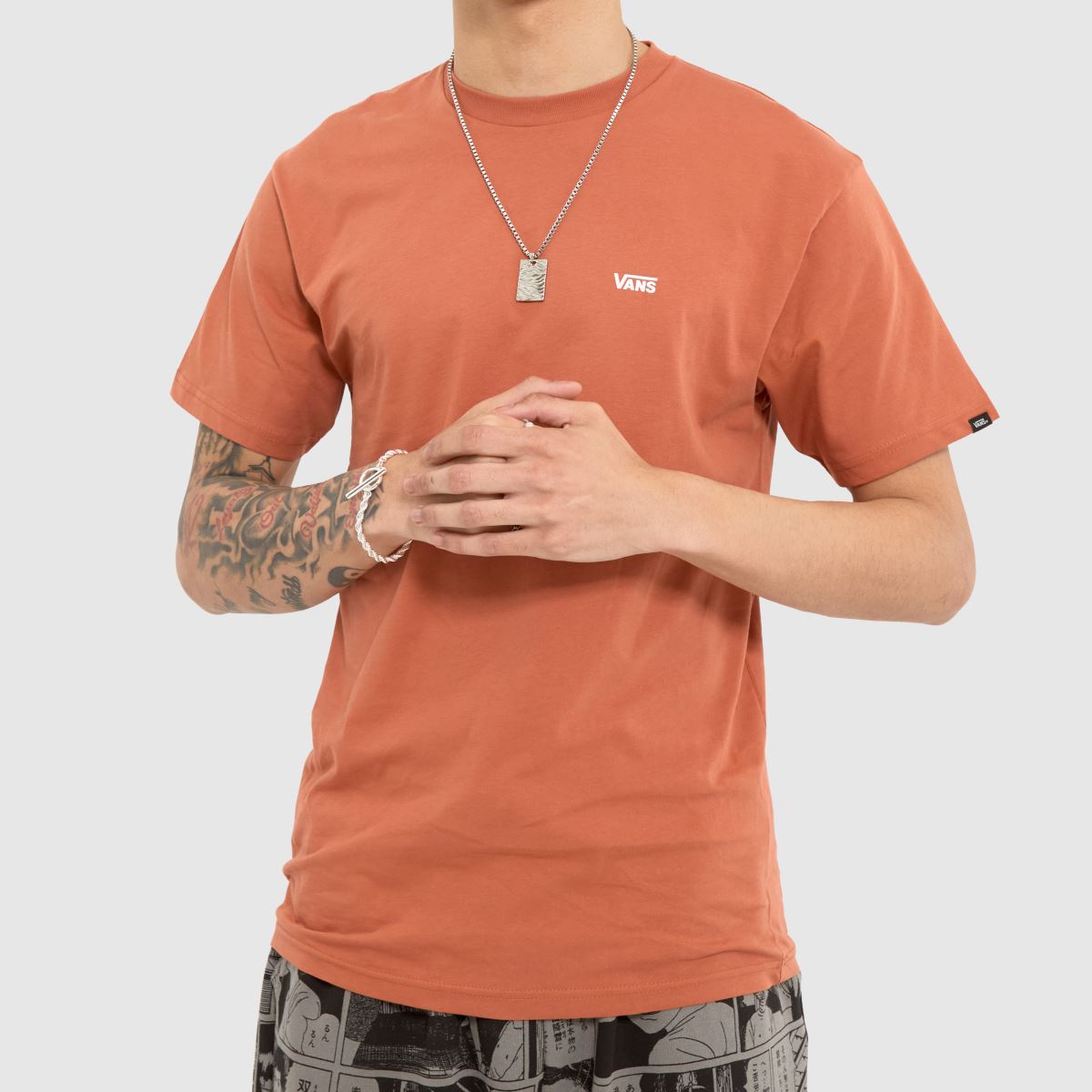 Vans bal mellkasi logós póló narancssárga színben