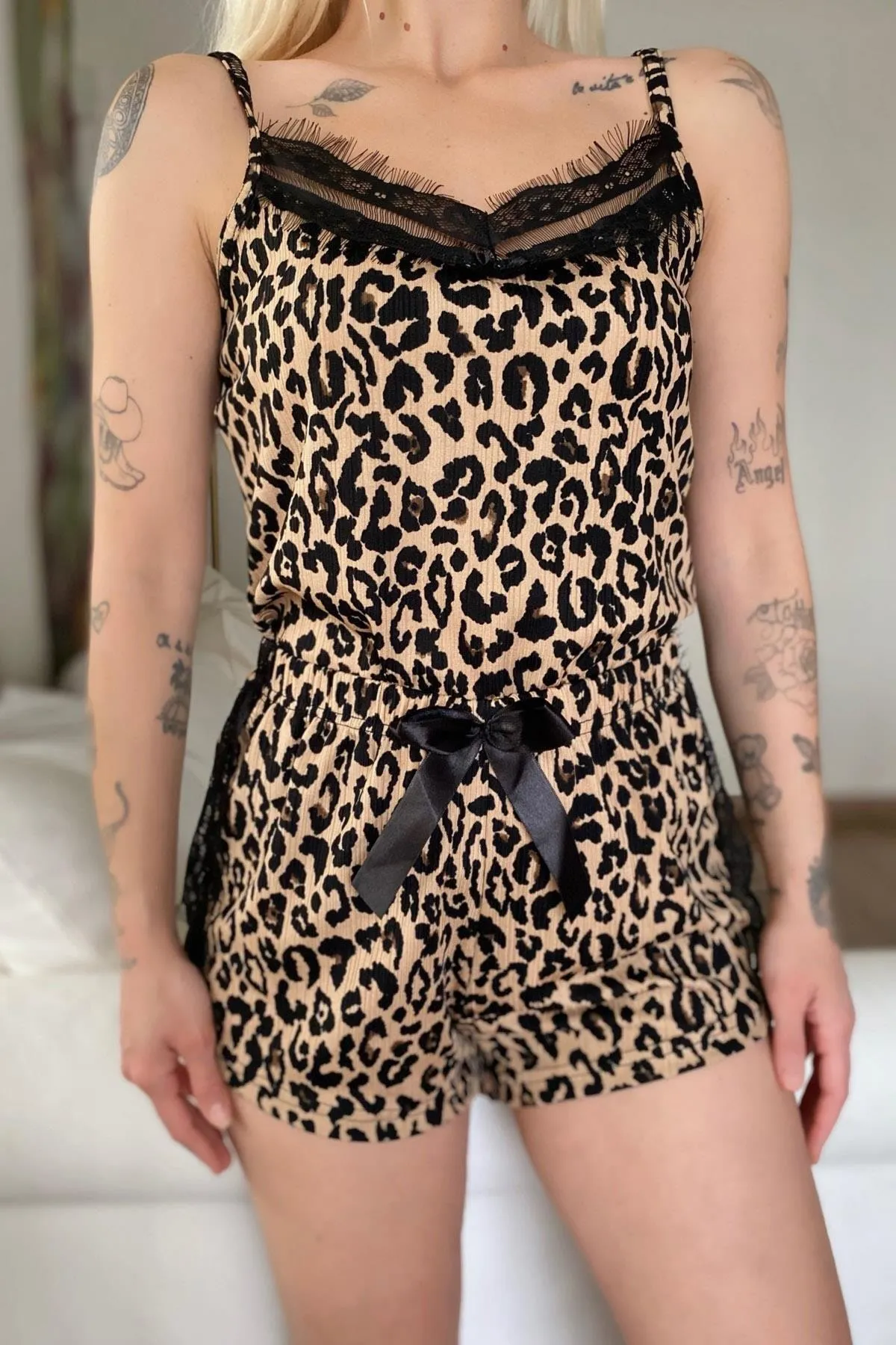 Pijamaevi  Braunes Leoparden-Pegasus-Spitzen-Strickpyjama-Set für Damen mit Seil-Träger-Shorts