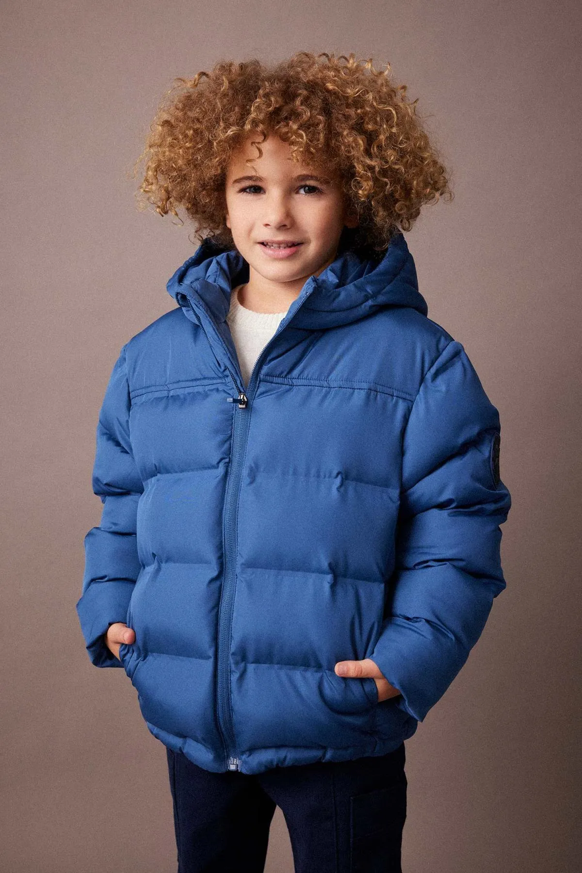 DeFacto  Wasserabweisende Pufferjacke mit Kapuze für Jungen A2246a823wn