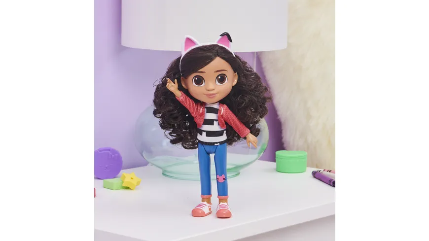 Spin Master Gabby‘s Dollhouse, 20cm große Gabby Girl Puppe, geeignet für Kinder ab 3 Jahren bunt