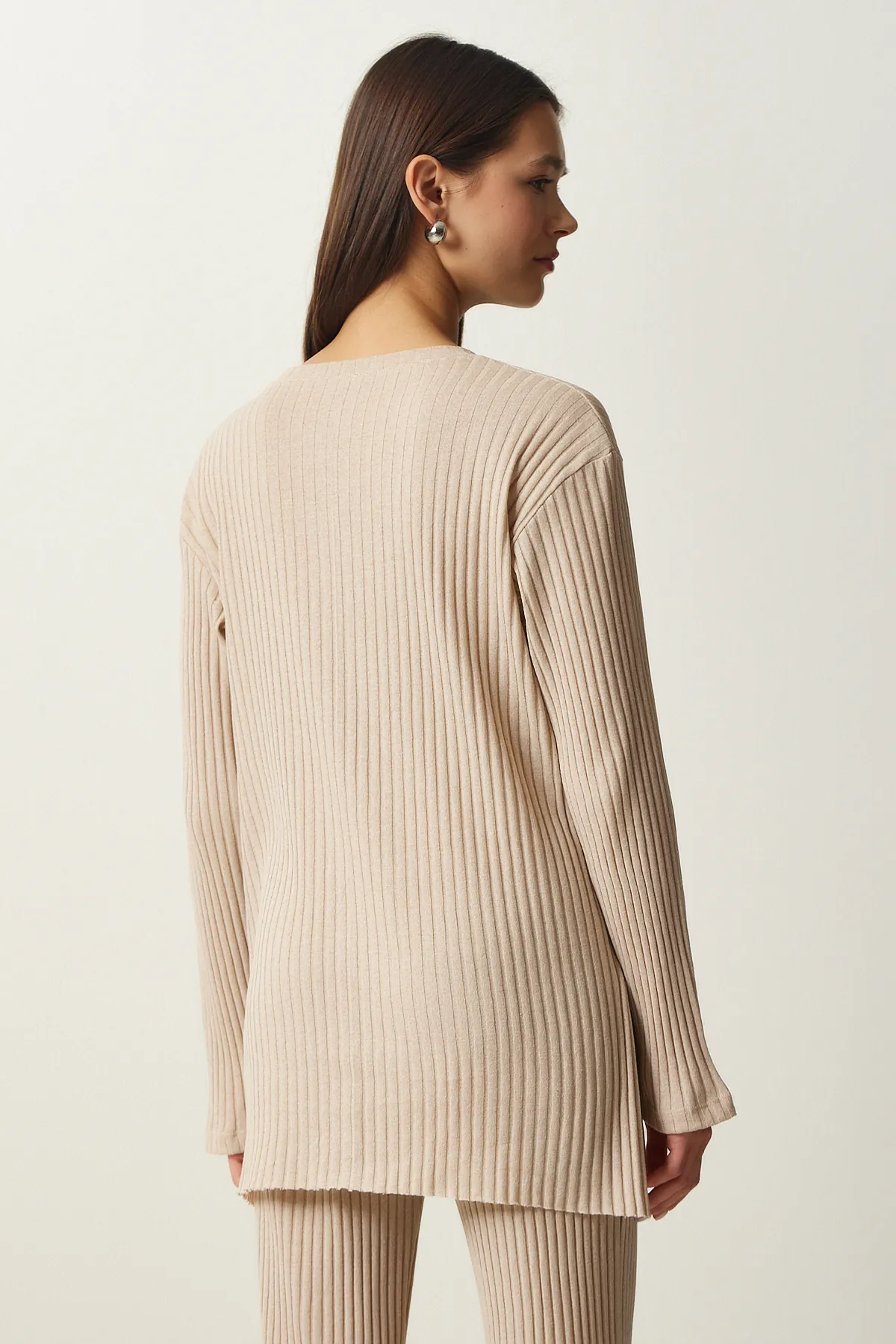 Happiness İstanbul  Damen-Set aus schnurgebundener Strickbluse und Hose in Beige OW00008