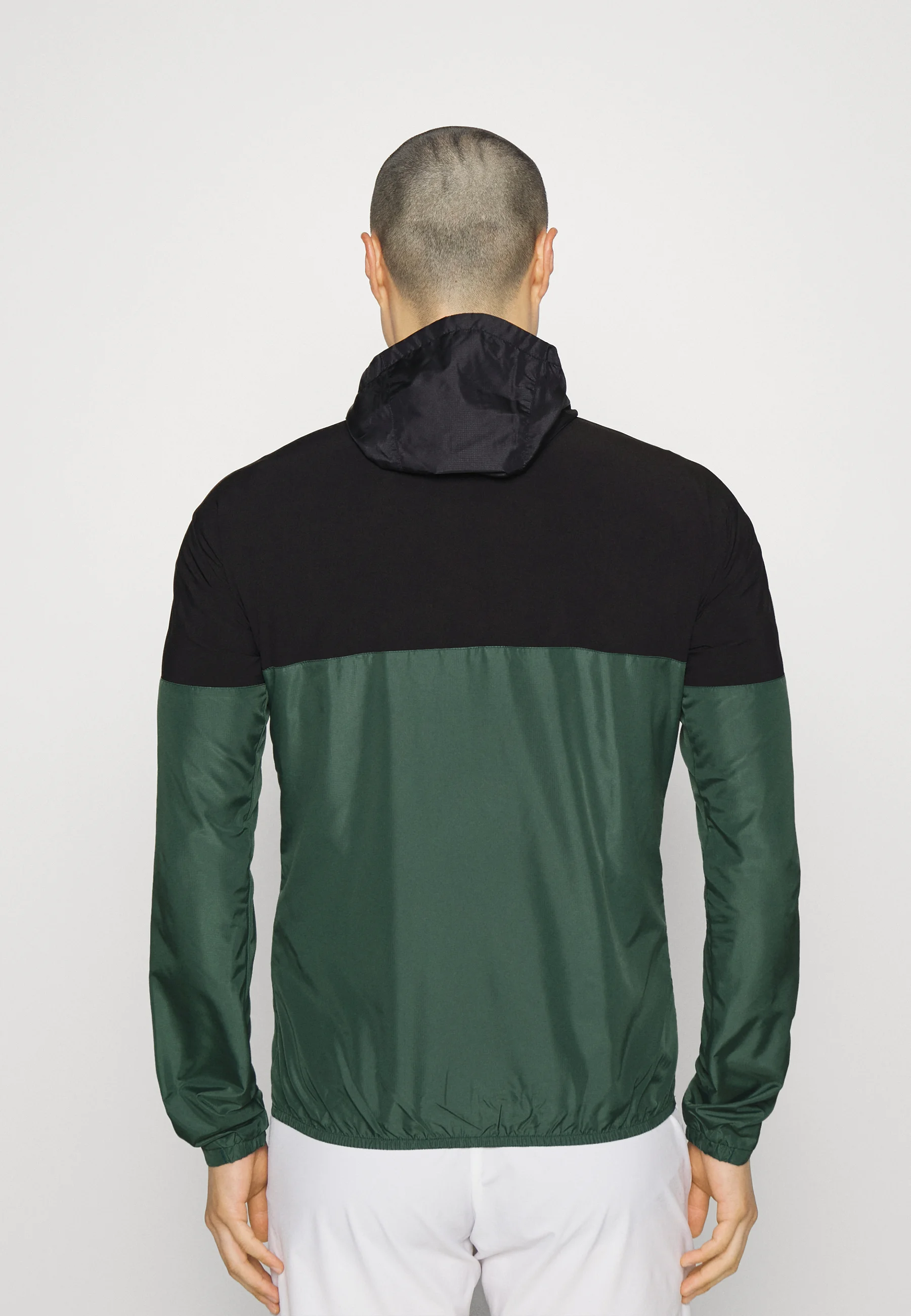 Chaqueta con capucha Mizuno - Cortavientos