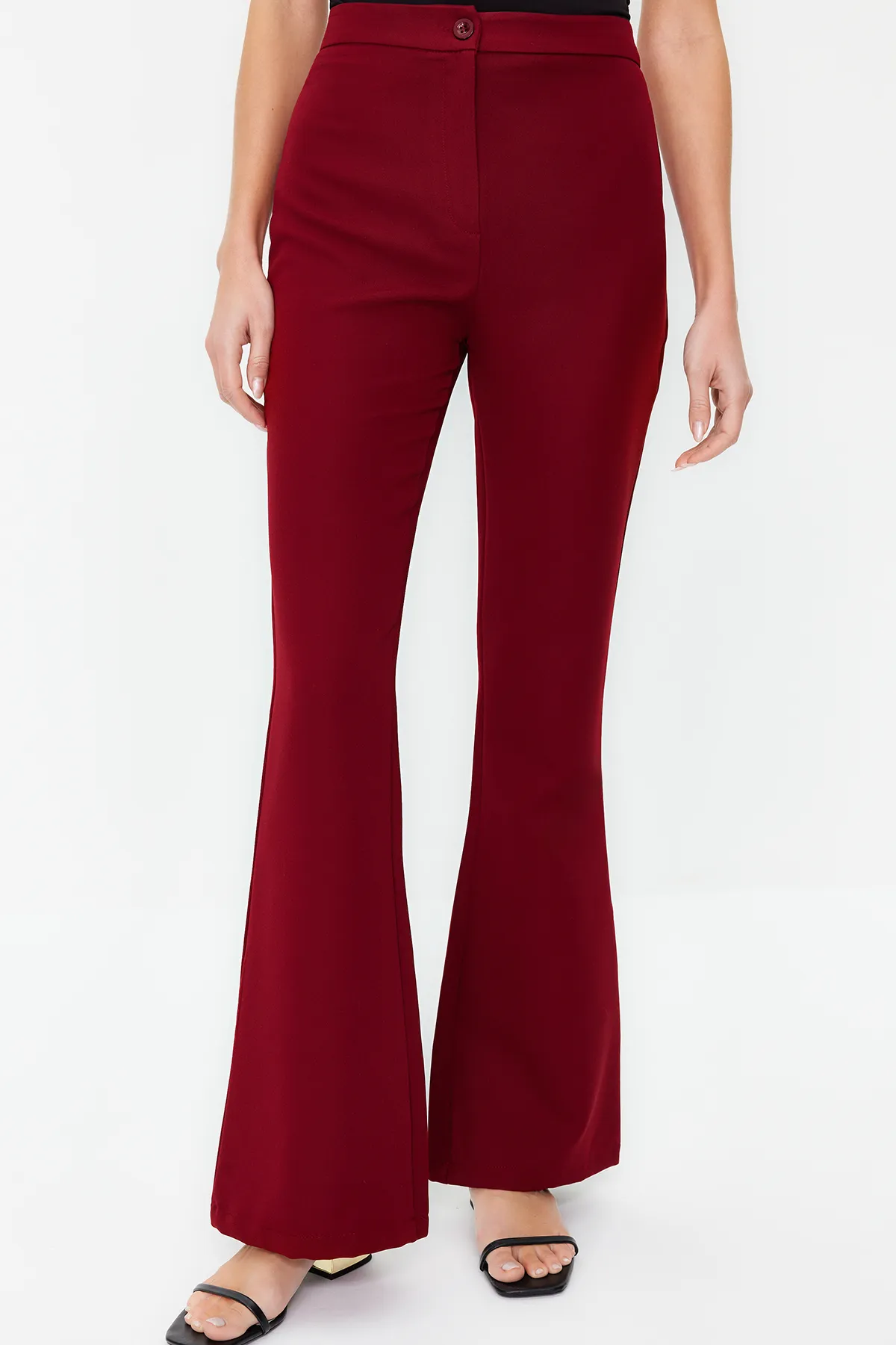 Trendyol Collection  Burgunderrote, gewebte Hose mit ausgestelltem Bein und hoher Taille TWOAW20PL0094