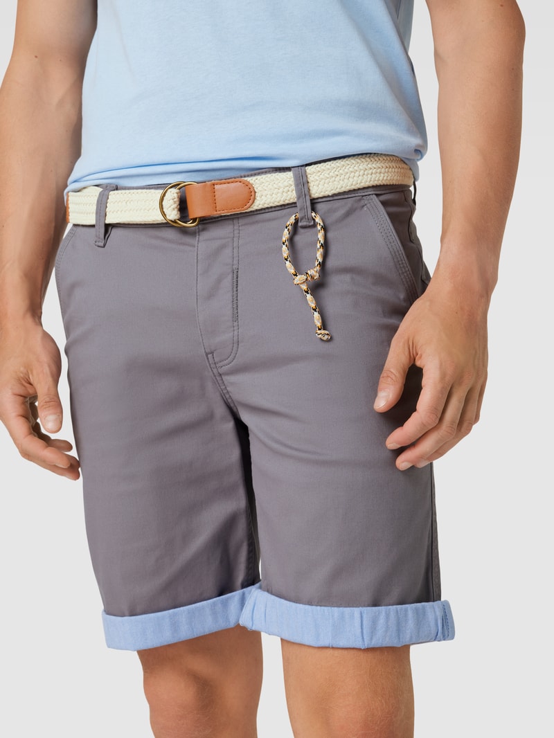 Chinoshorts mit französischen Eingrifftaschen in graphit