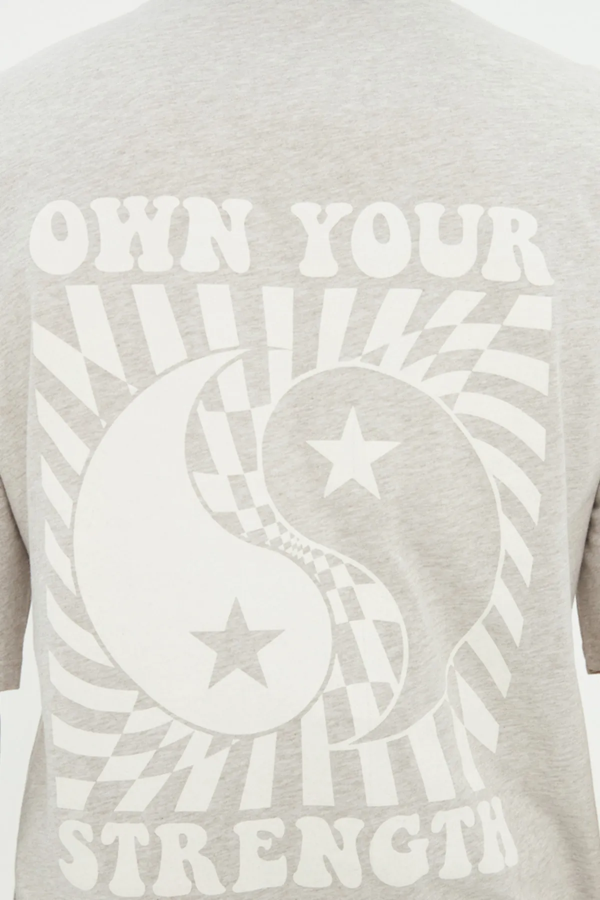 Trendyol Collection  Graues gestricktes Unisex-Pyjama-Set mit T-Shirt-Shorts und Slogan-Aufdruck aus 100 % Baumwolle THMSS22PT0694
