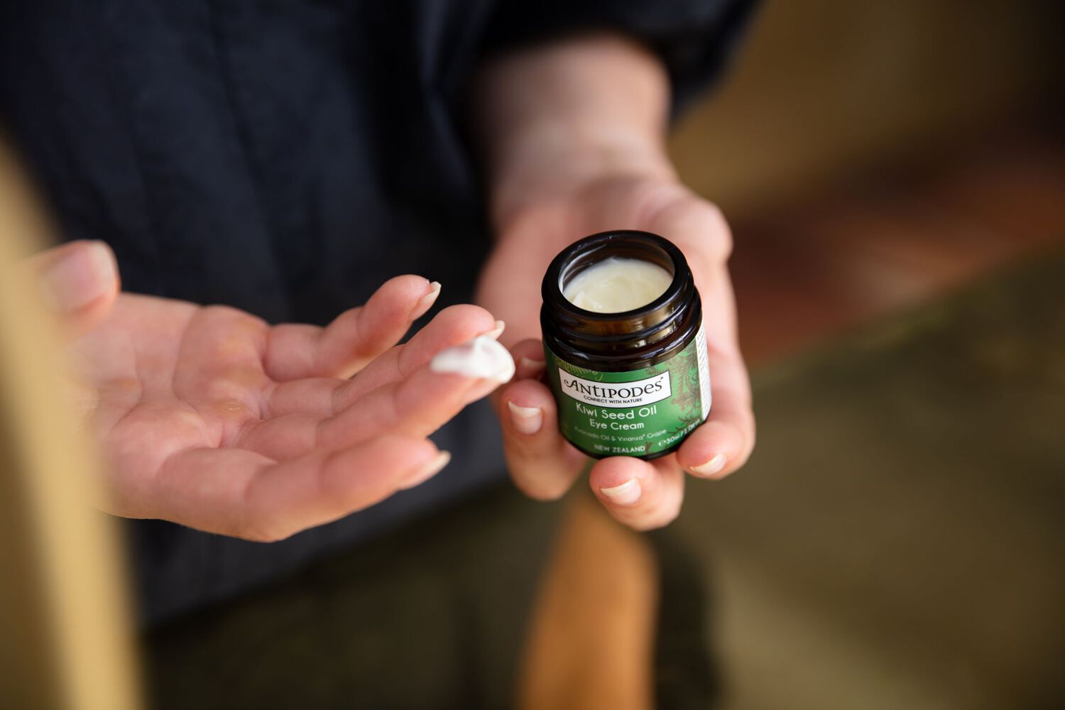 Antipodes Kiwi Seed Oil Contour Des Yeux À L'Huile De Kiwi
