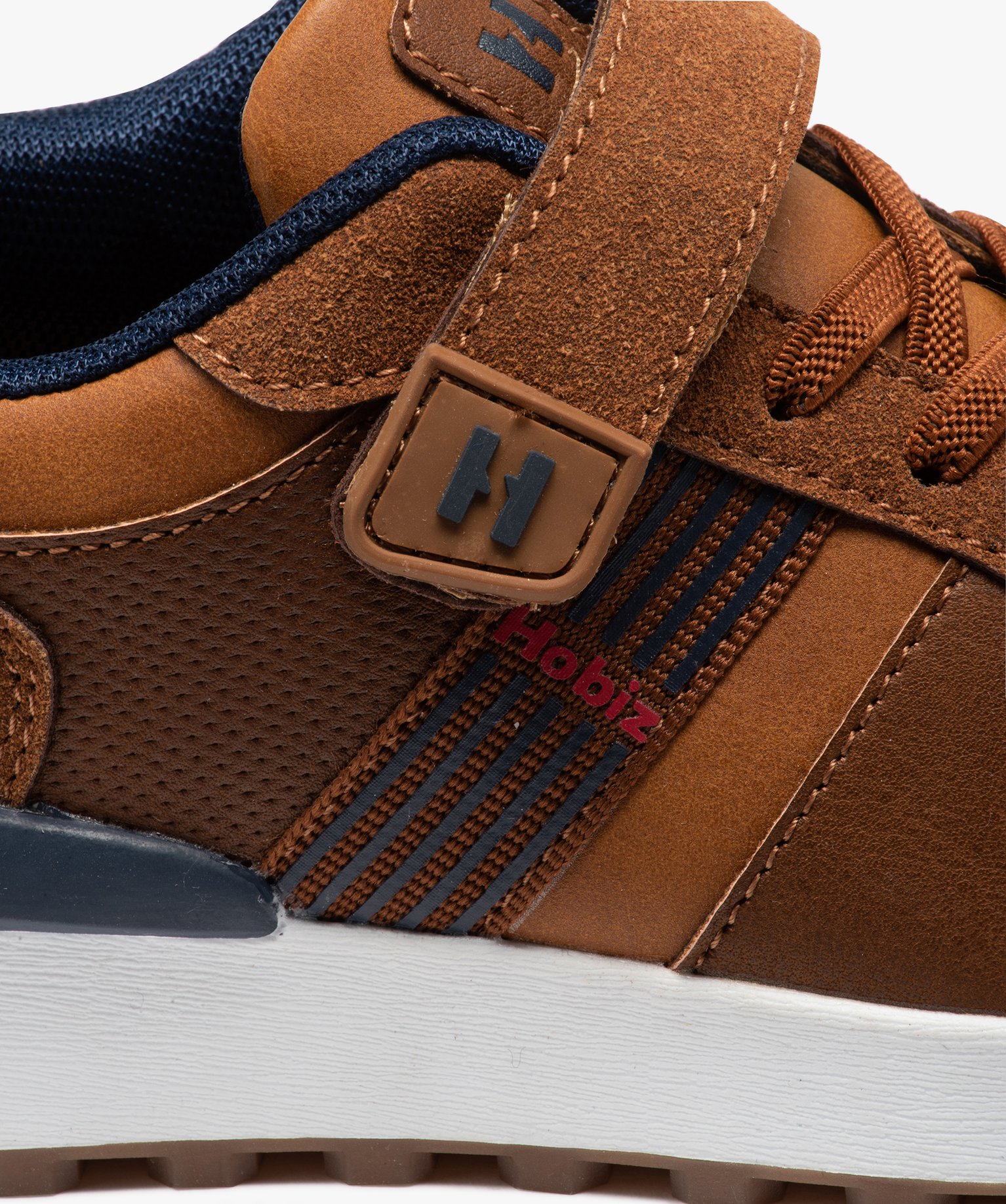 Baskets Garçon style jogger avec détails en suédine et à... marron | GEMO