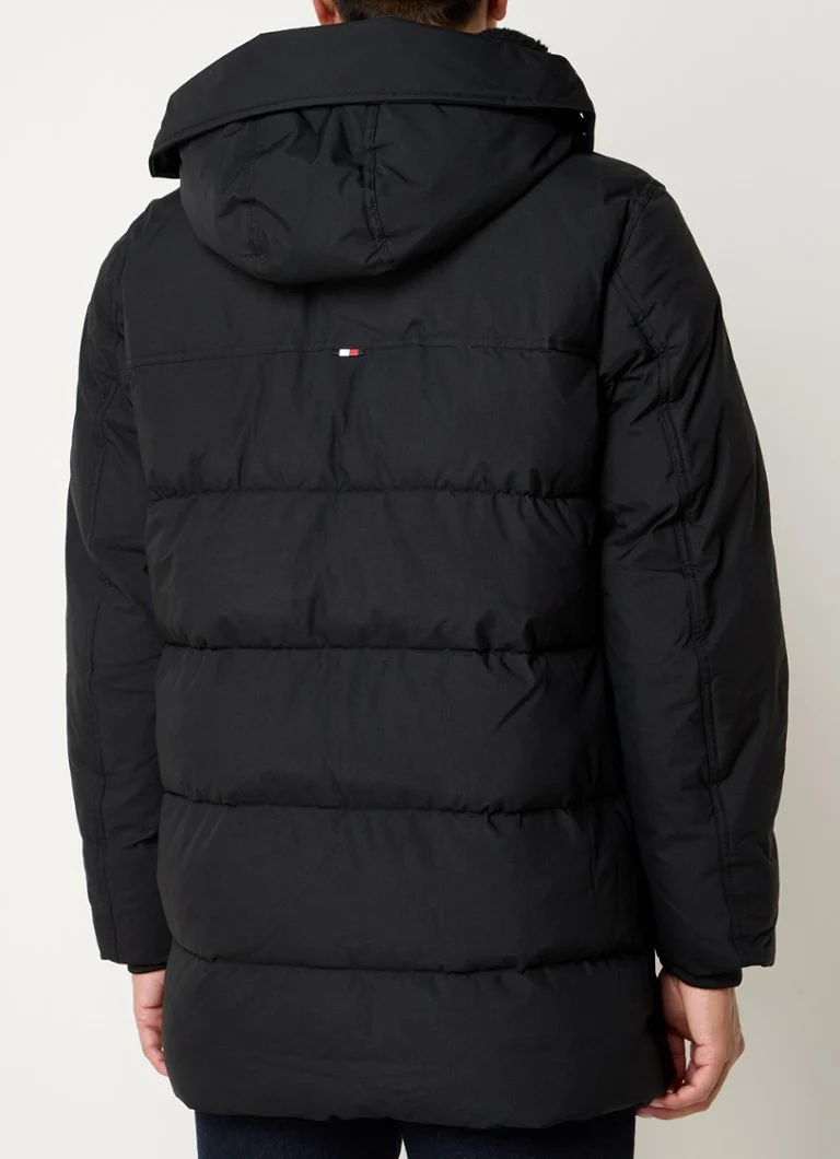 Tommy Hilfiger Rockie podstavljena parka s odvojivom kapuljačom i bočnim džepovima