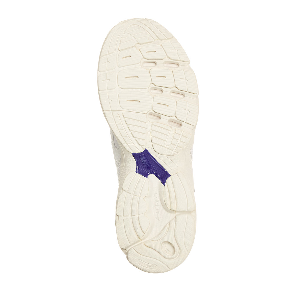adidas Astir W HQ6774 / weiss