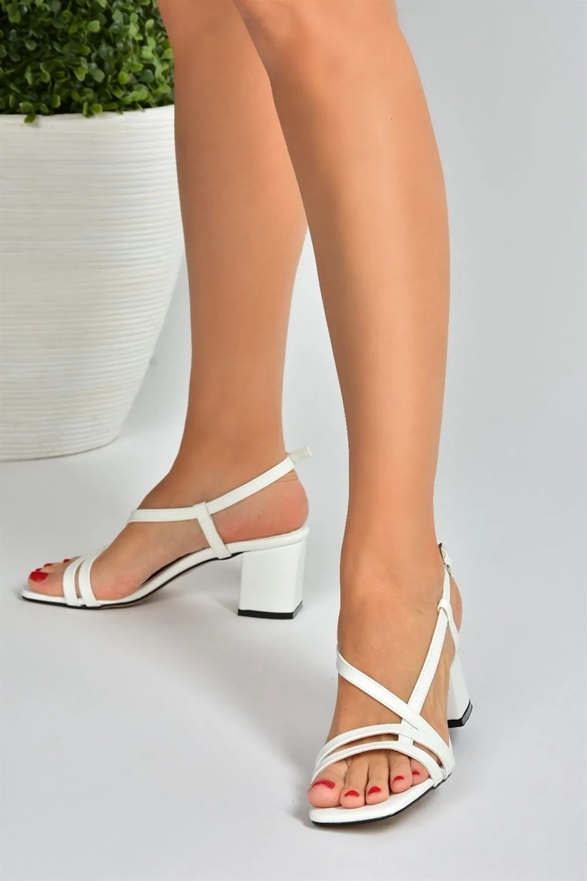 Fox Shoes  Weiße Damenschuhe mit Absatz H922741009
