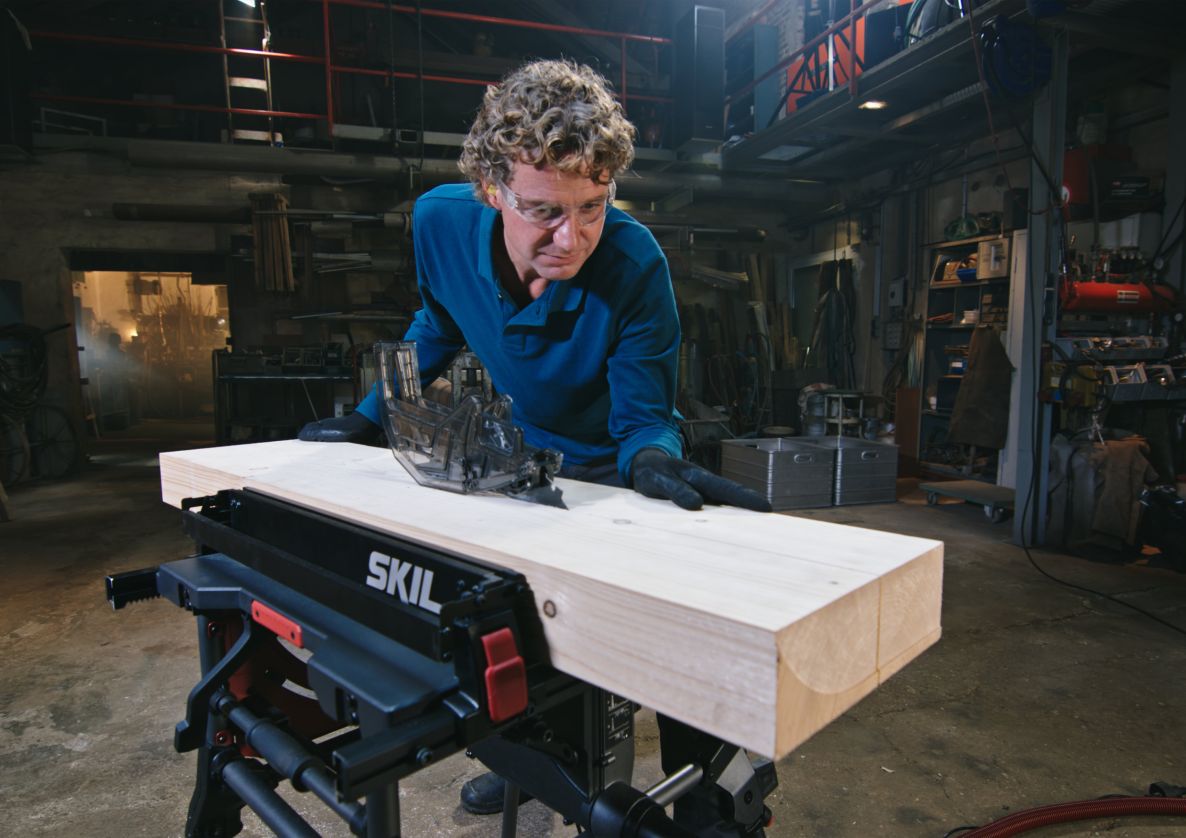 SKIL BT1E1340AA Table saw with folding stand 254mm 2000W