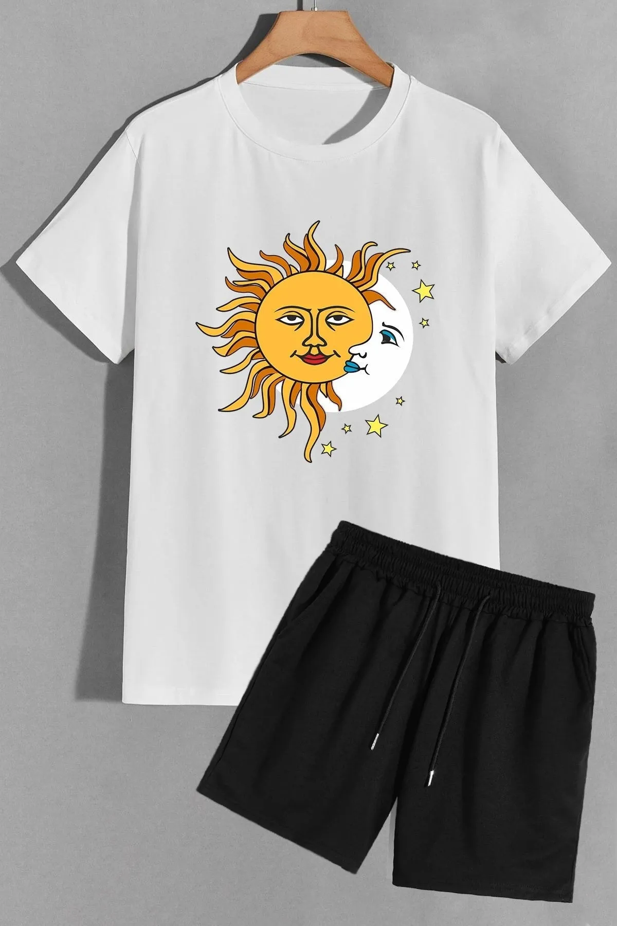 trendypassion  Shorts-T-Shirt-Trainingsanzug-Set mit Universum-Thema