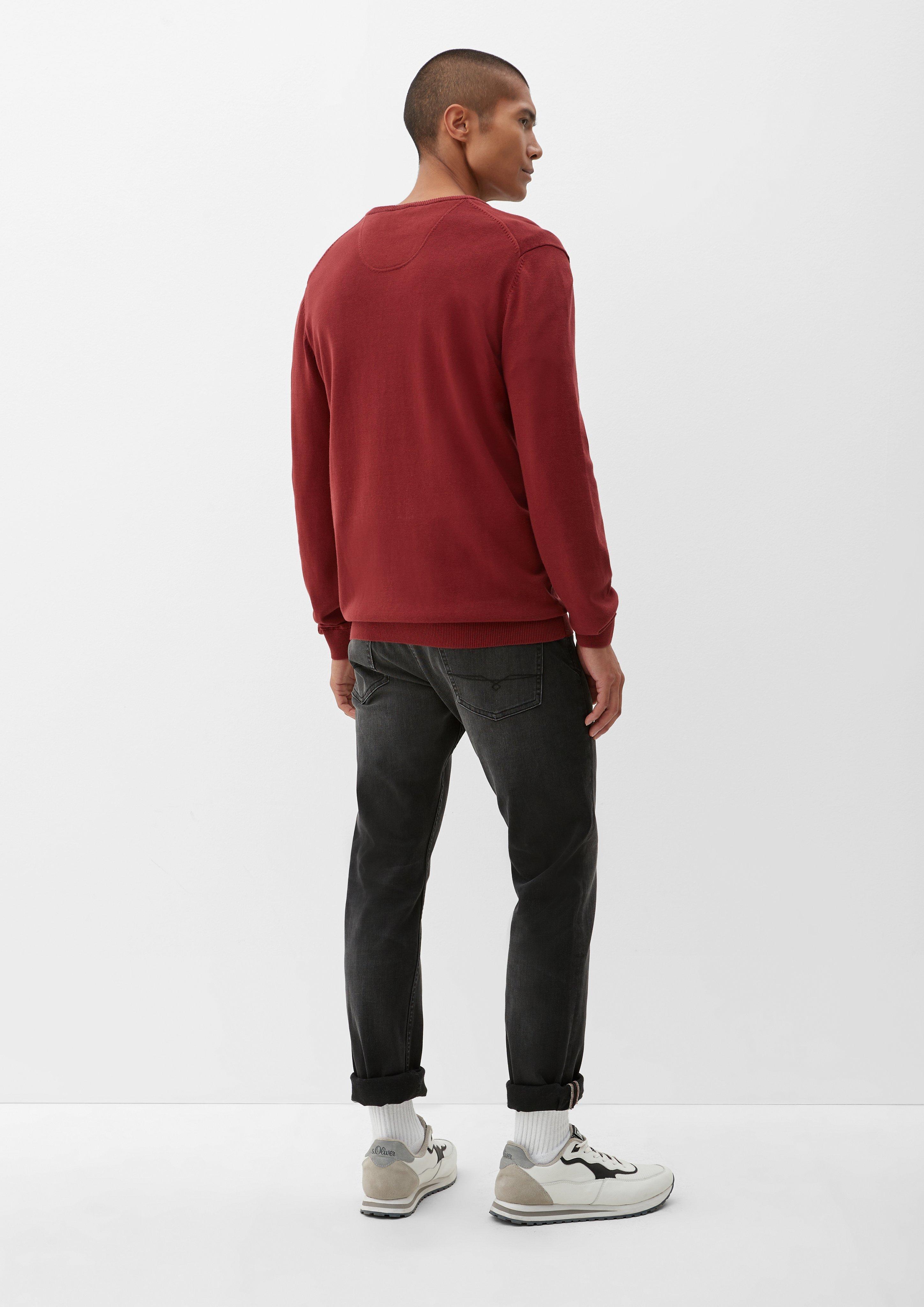 Feinstrickpulli mit V-Ausschnitt  03.899.61.7623-3877