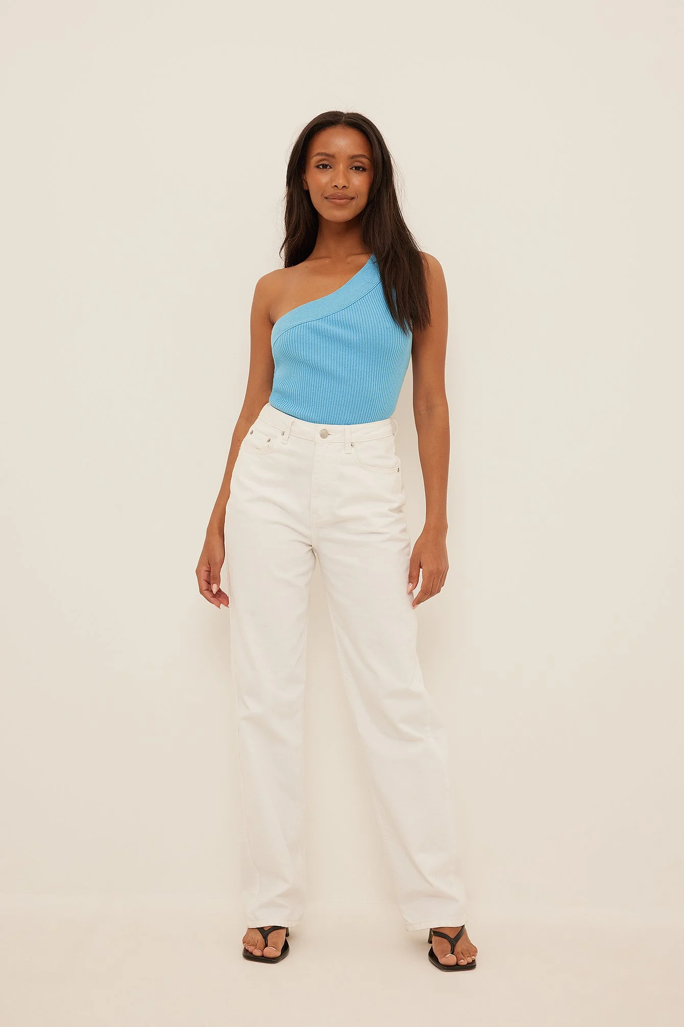 Einseitig schulterfreies Strick-Tank-Top