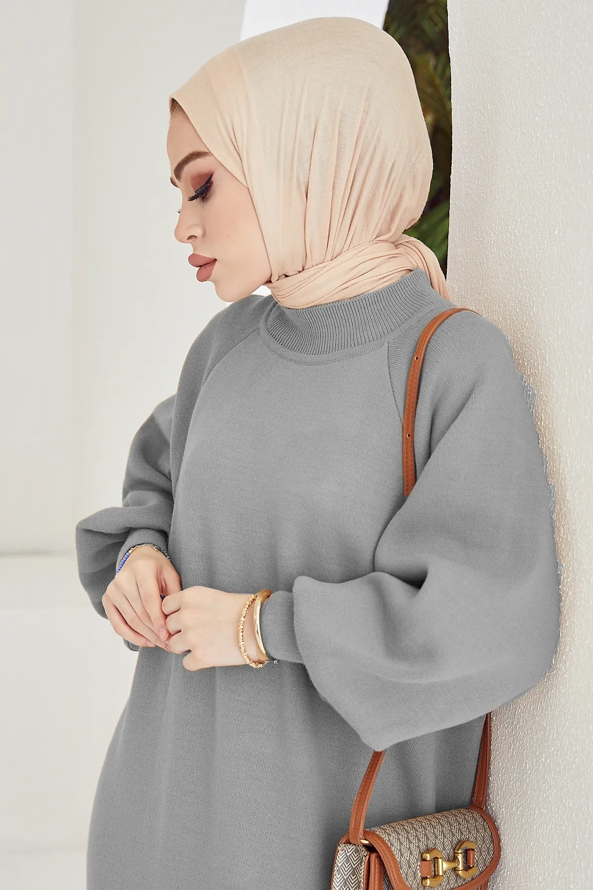 InStyle  Mina Hijab-Kleid aus Strick mit Ballonärmeln – Grau