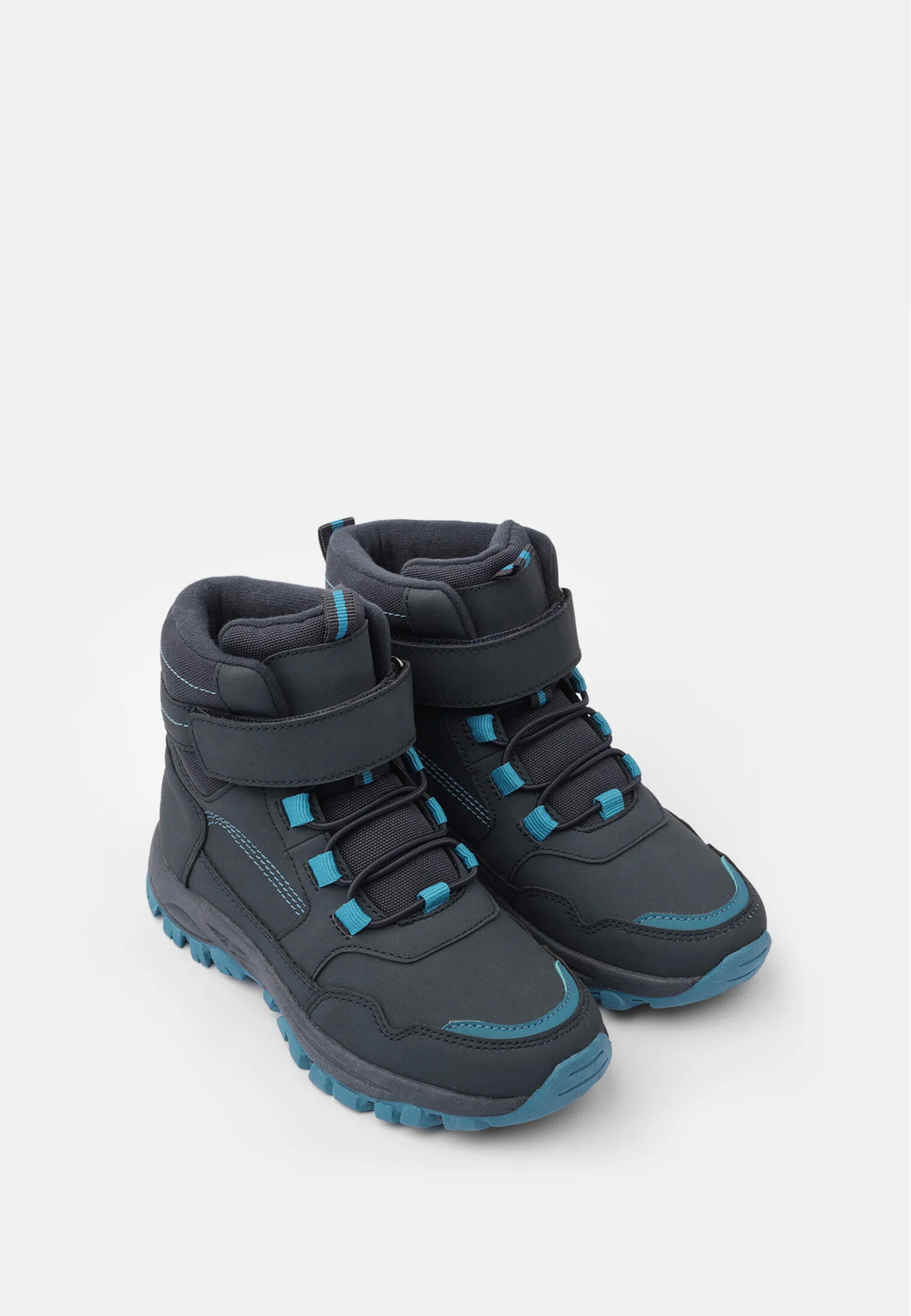 Botines con cordones Bata