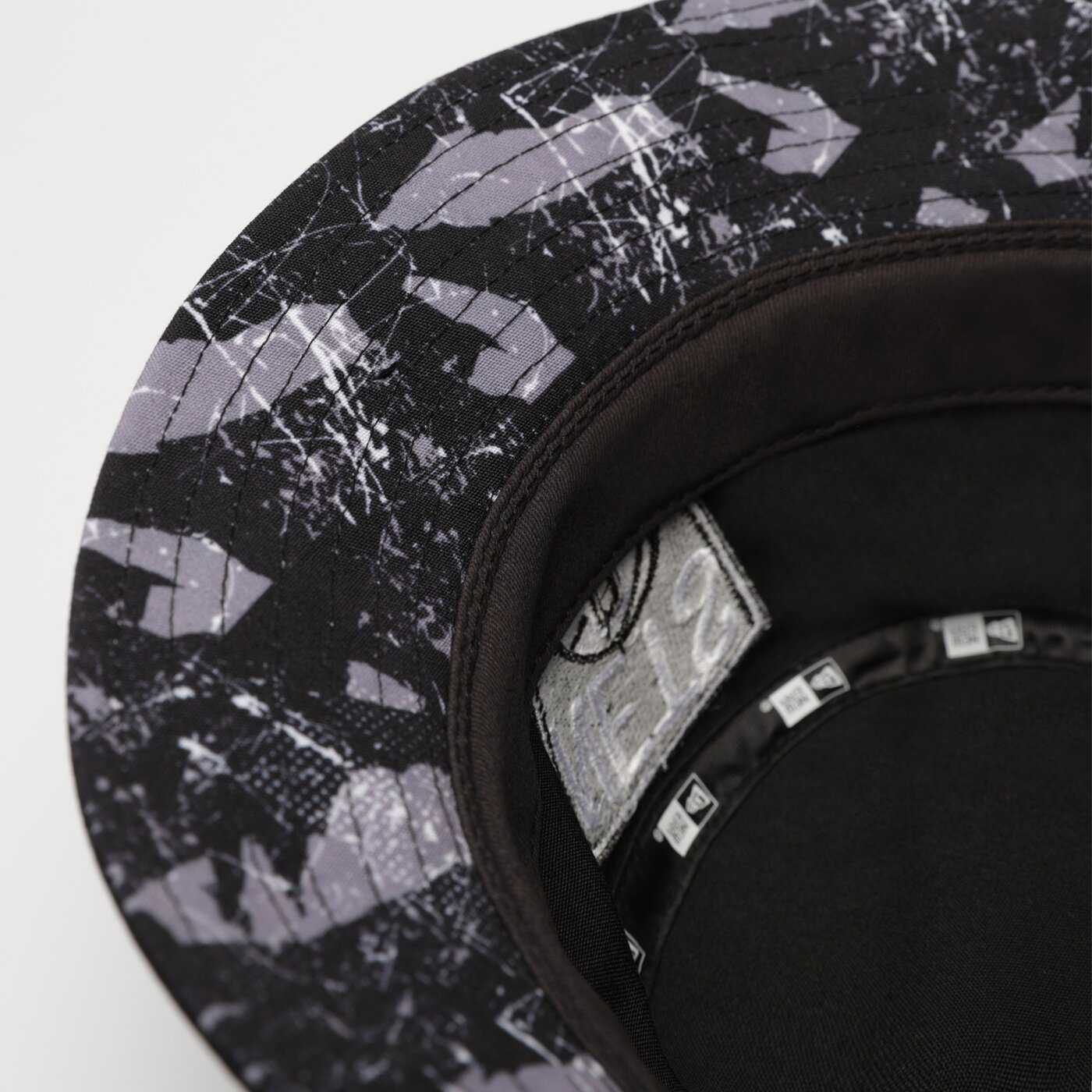 NEW ERA HUT PRINT INFILL BUCKET NETS BROOKLYN NETS Schwarz