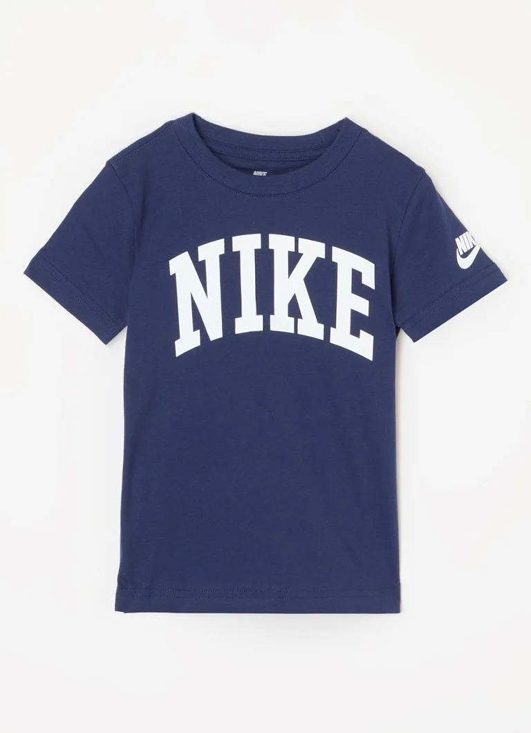 Nike-t-paita logopainatuksella