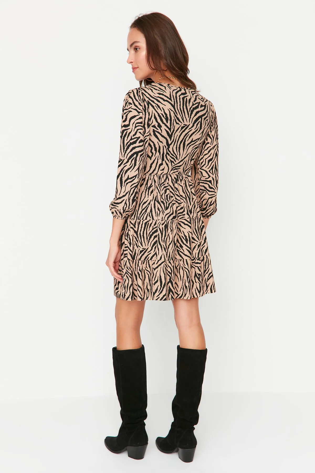 Trendyol Collection  Braunes Skater-/Zweireiher-Mini-Stretch-Strickkleid mit Zebramuster TWOAW22EL0104